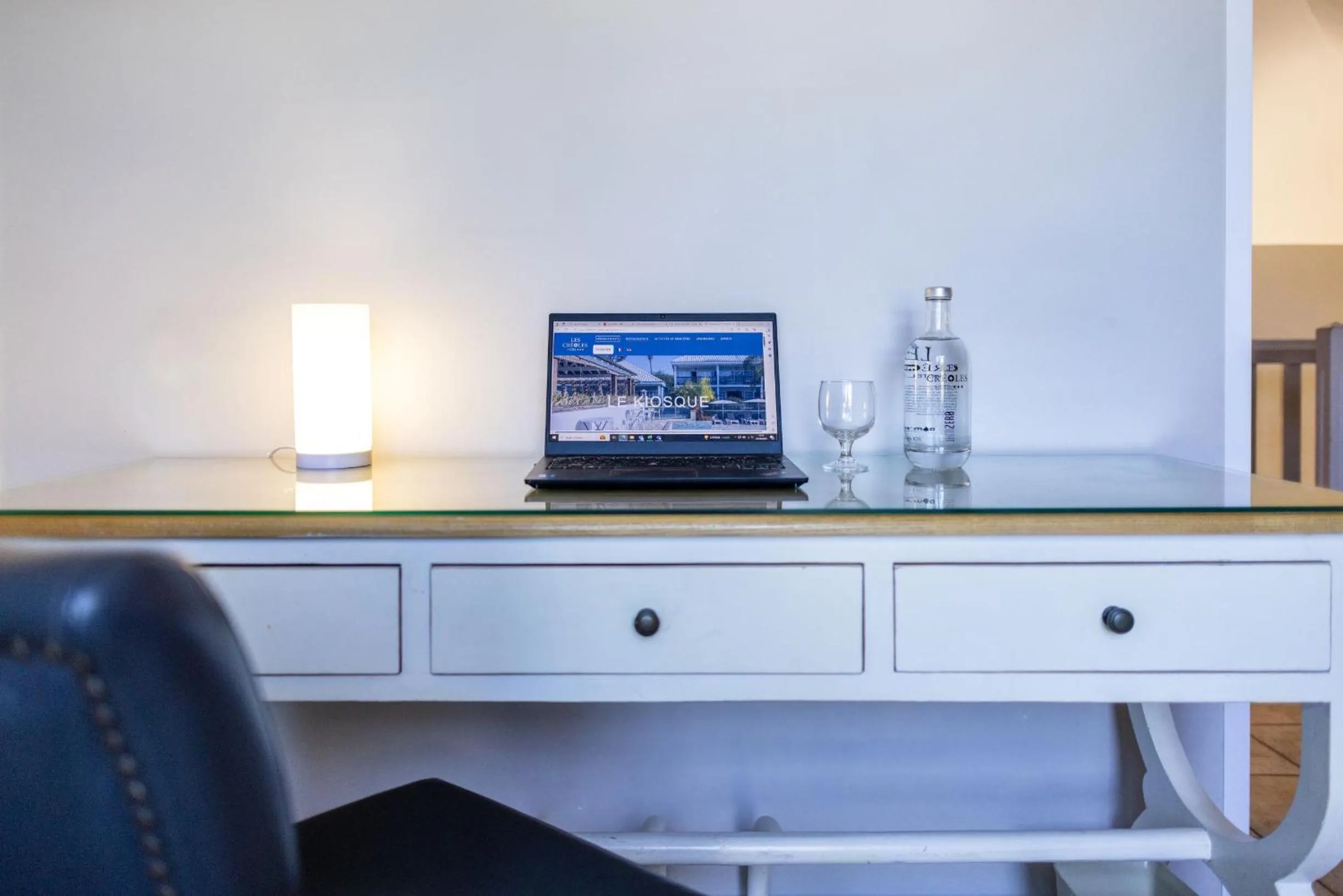 Seating area in Hôtel Les Créoles