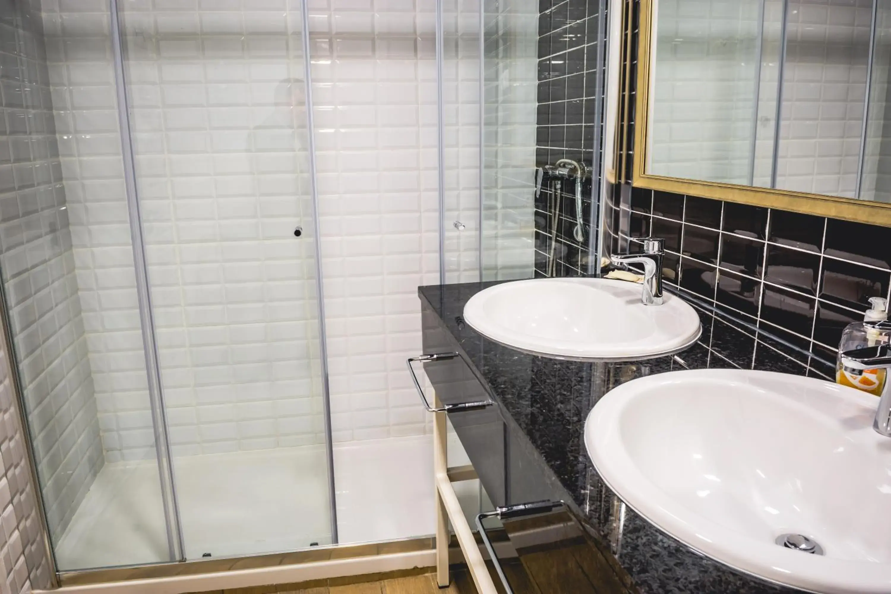 Bunk Bed in Male Dormitory Room in In Barcelos Hostel & Guest House Bunk Bed in Male Dormitory Room in In Barcelos Hostel & Guest House