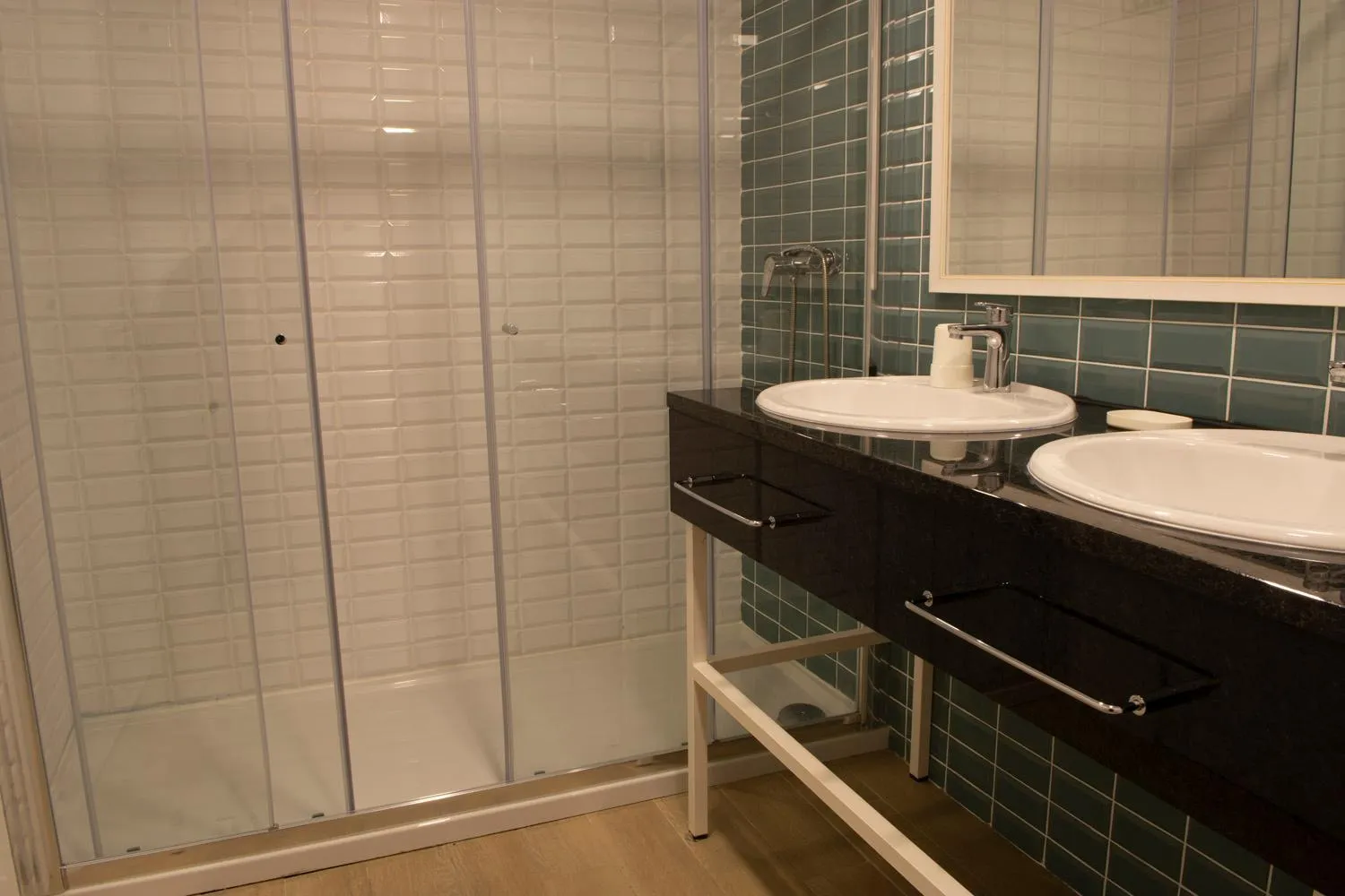 Bathroom in In Barcelos Hostel & Guest House