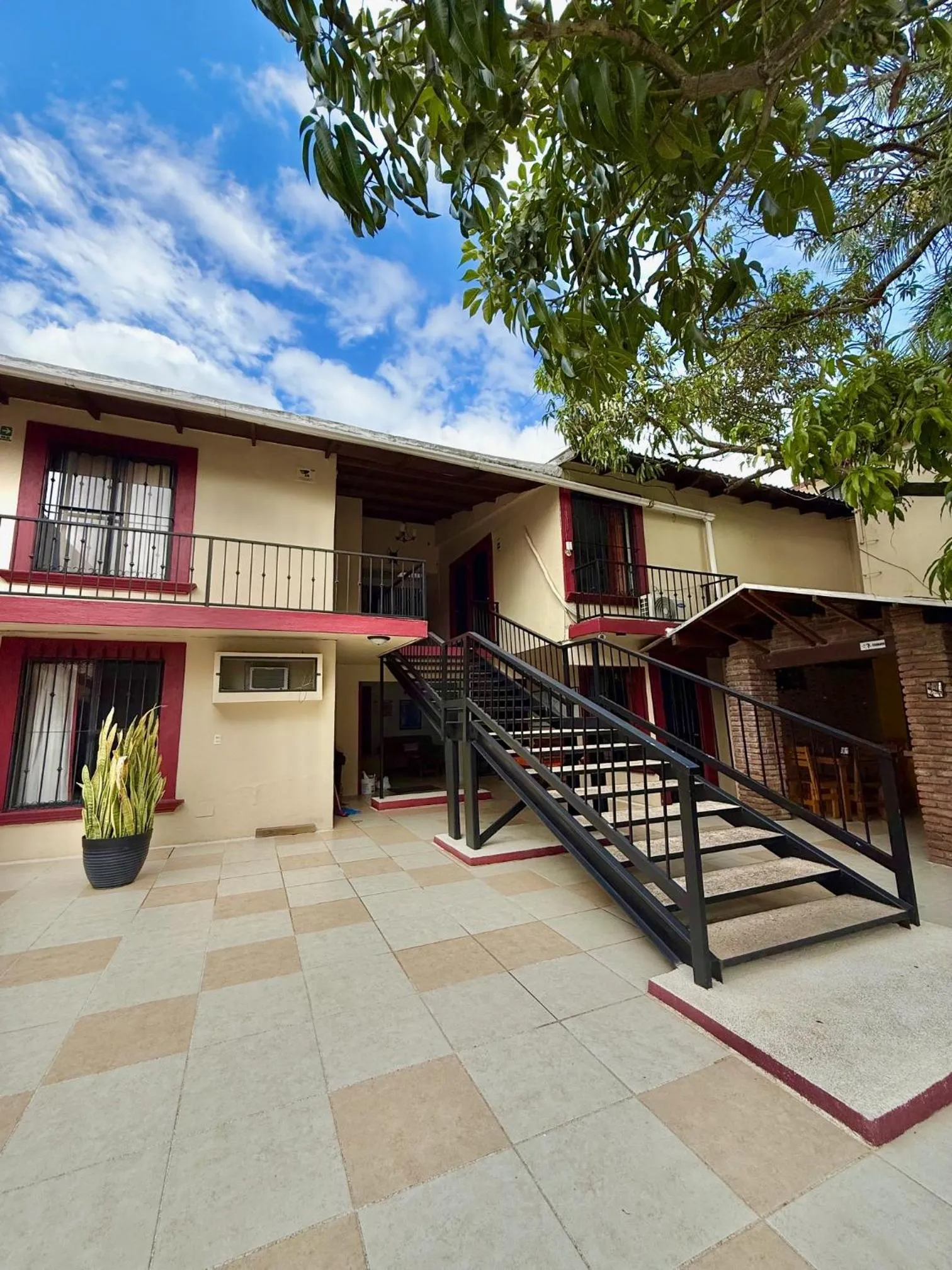 Facade/entrance in Hotel Uke Inn Terán