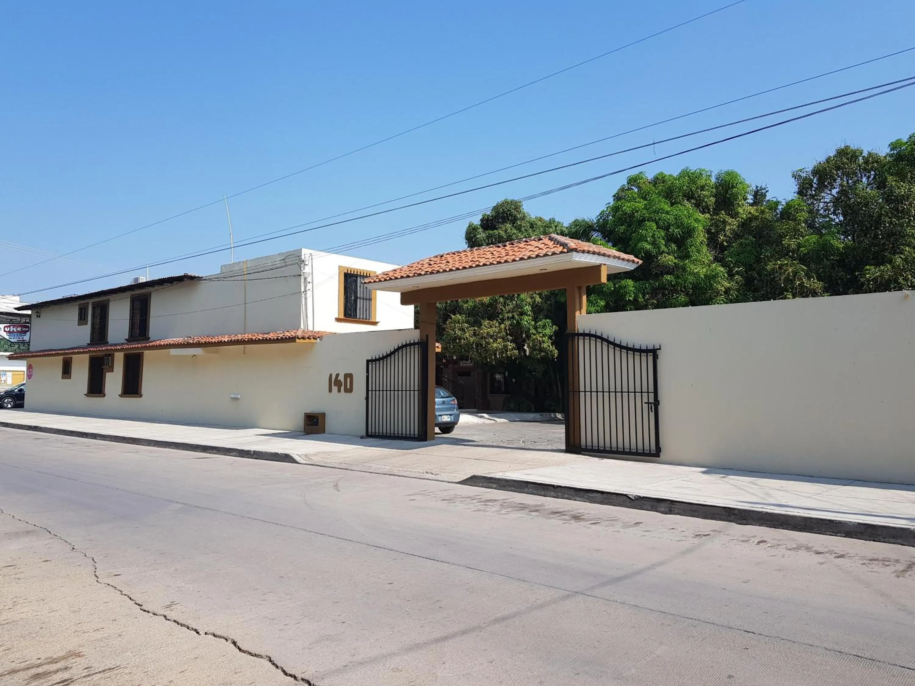 Property building in Hotel Uke Inn Terán