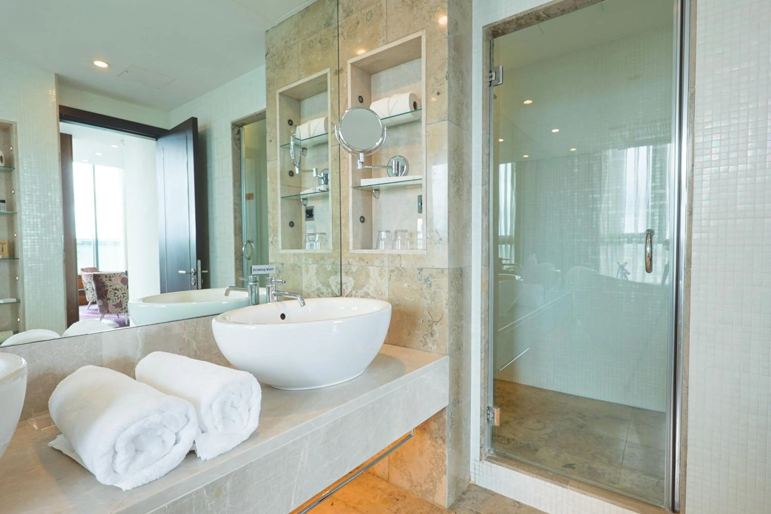 Bathroom in Sheraton Athlone Hotel