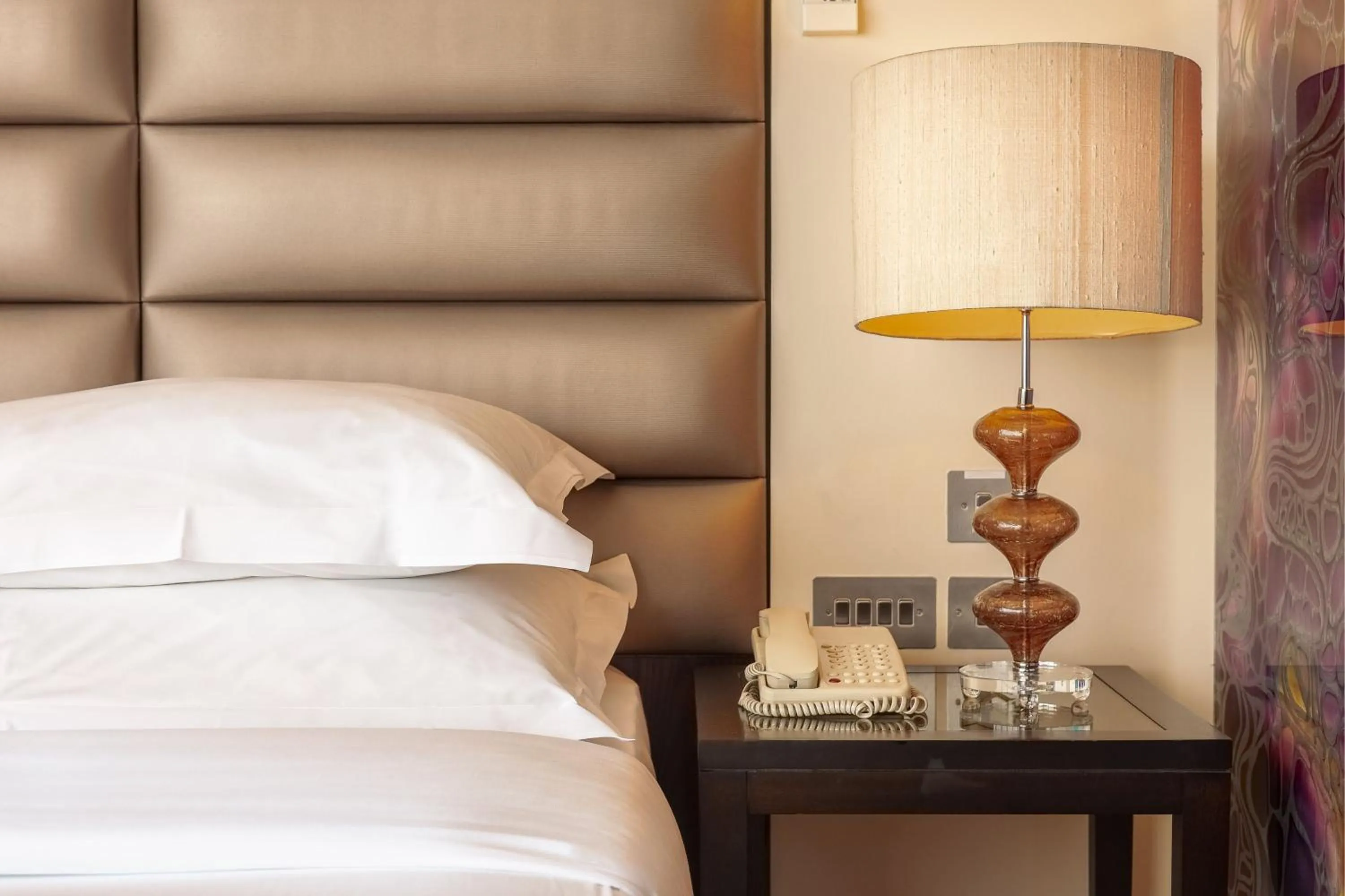 Photo of the whole room, Bed in Sheraton Athlone Hotel