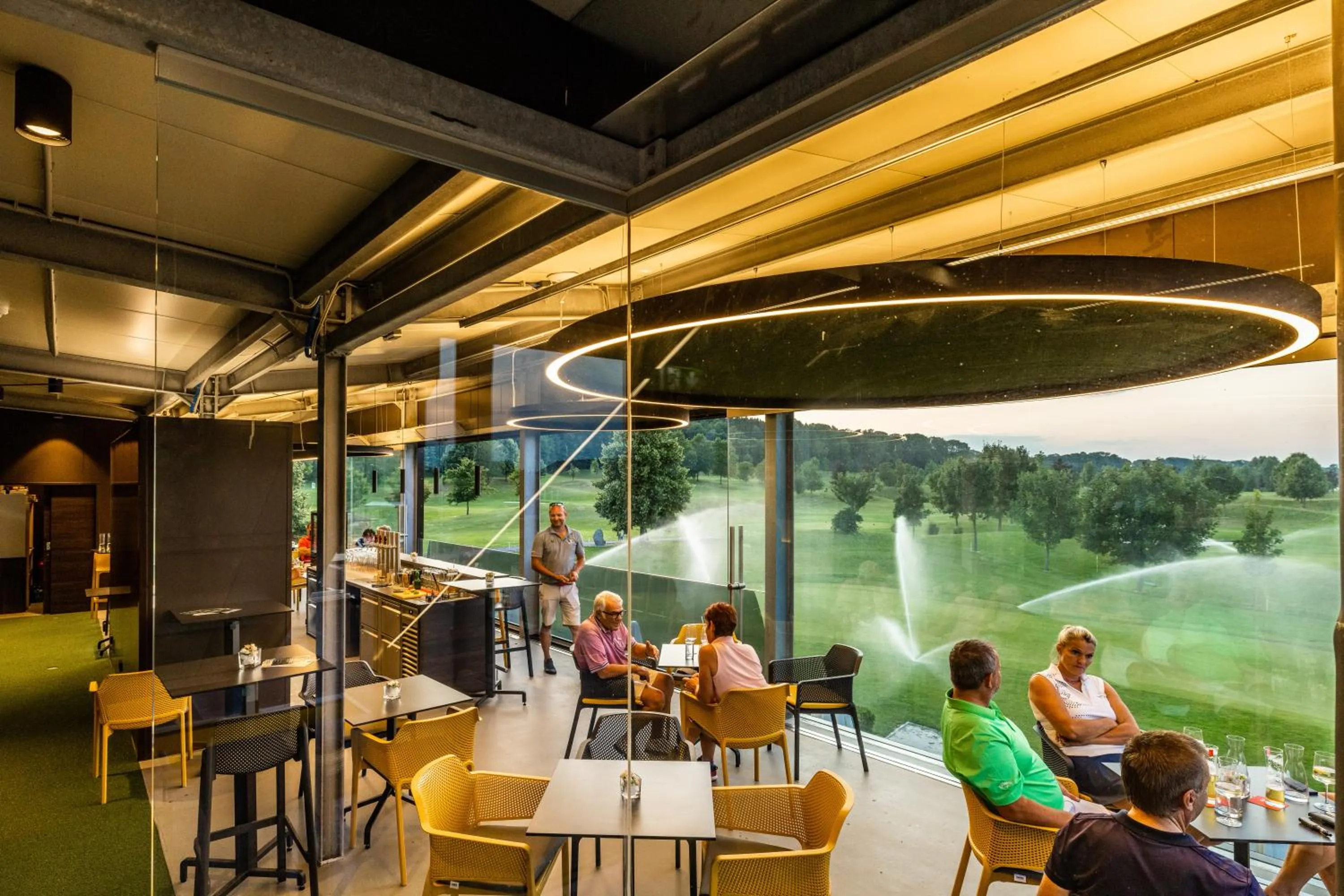 Restaurant/places to eat in Metzenhof