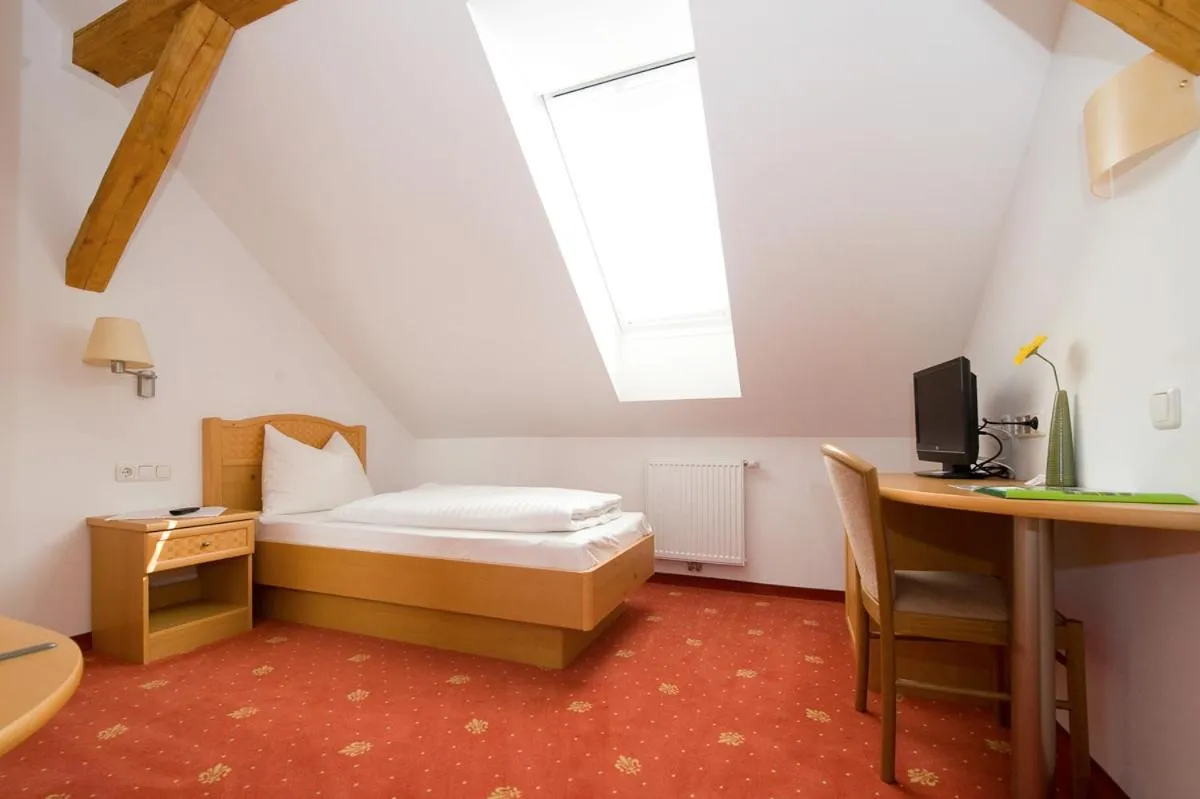 Photo of the whole room, Bed in Metzenhof