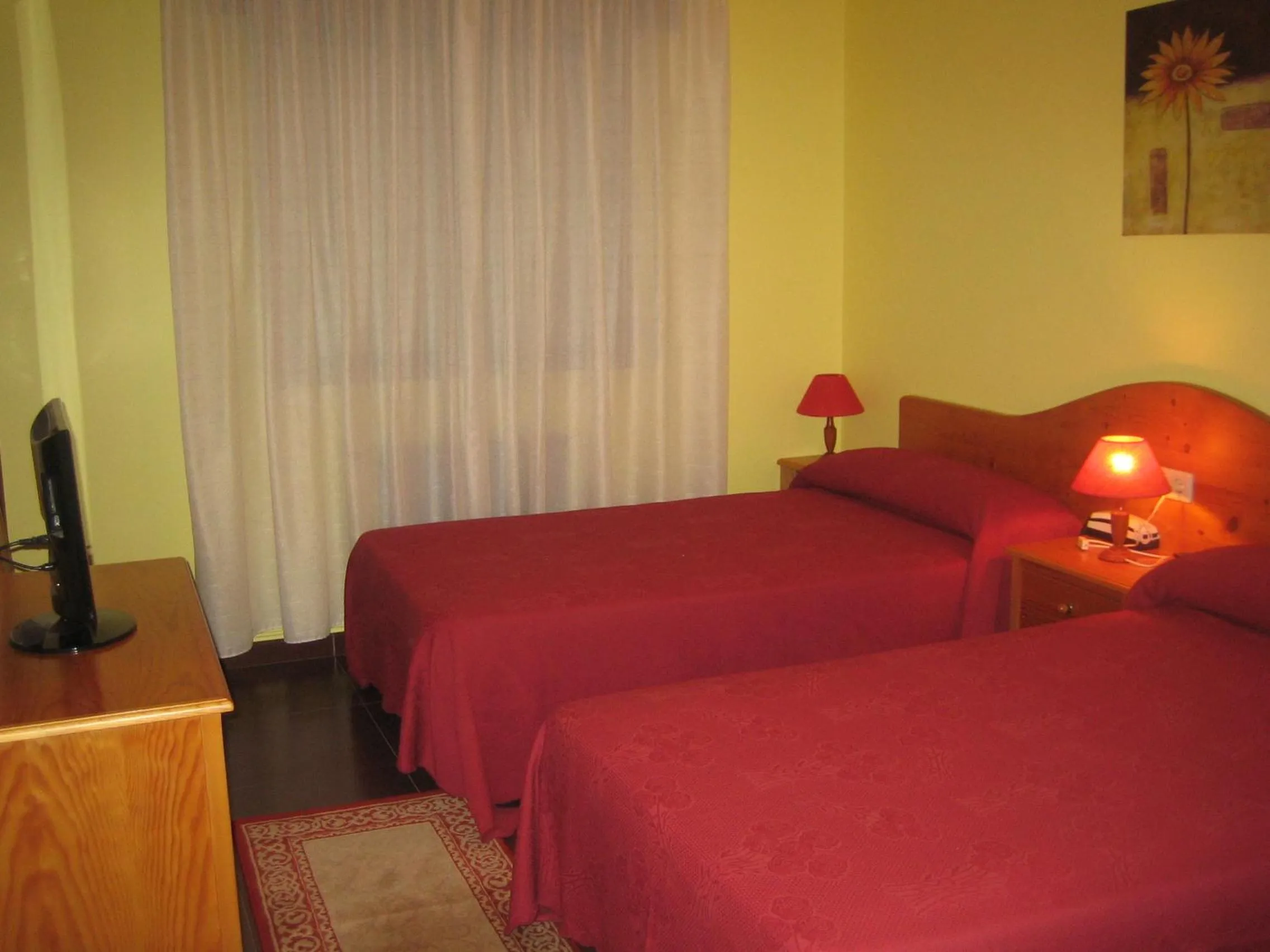 Photo of the whole room, Bed in Hotel Chola