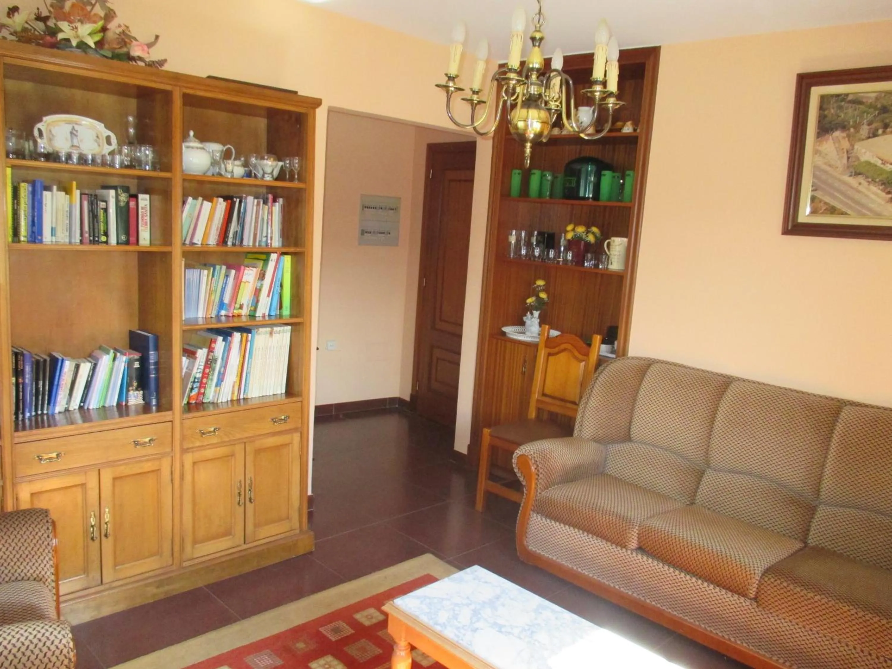 Library in Hotel Chola