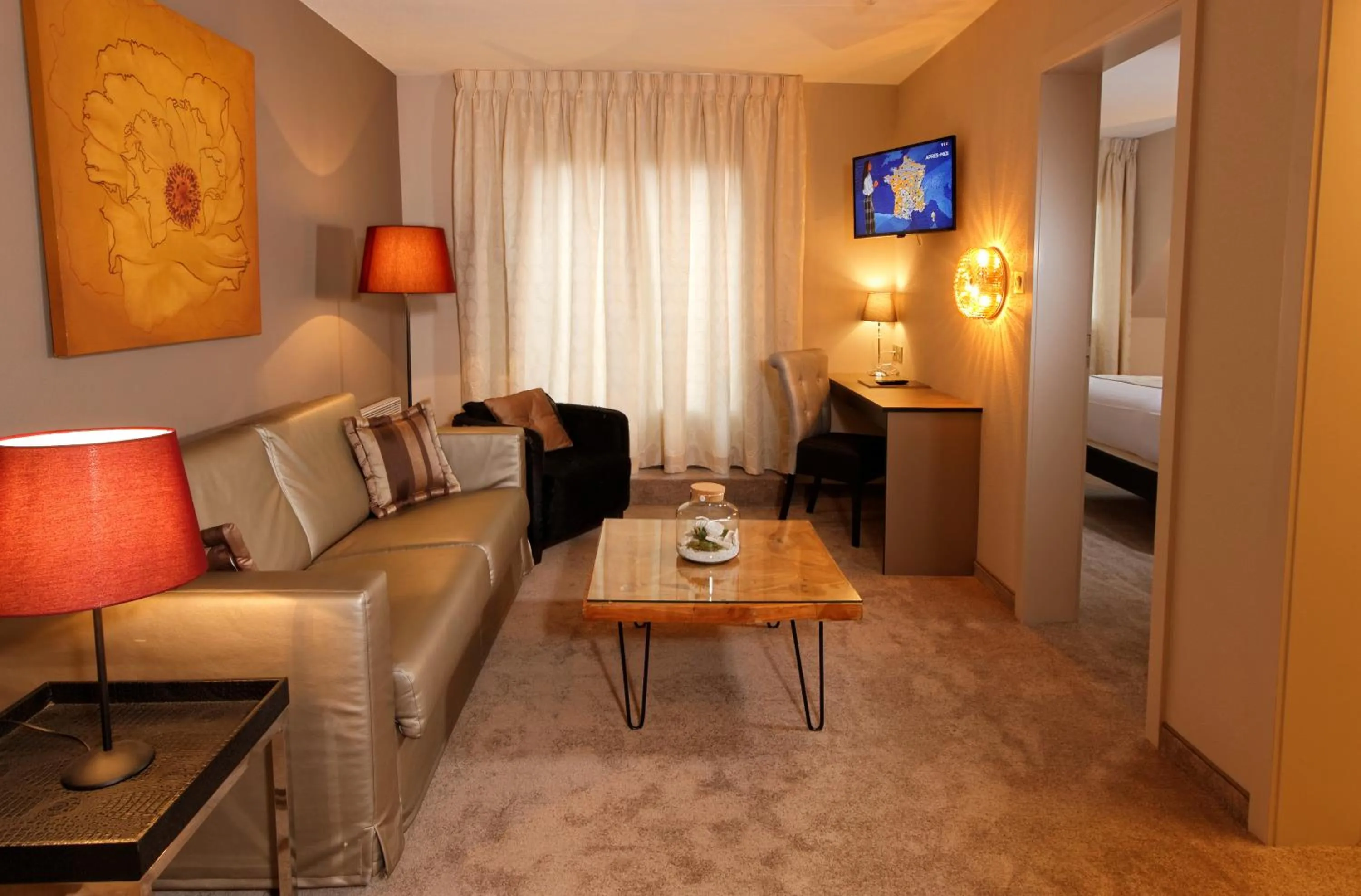 Suite (2 Adults) in Hotel Restaurant Crystal