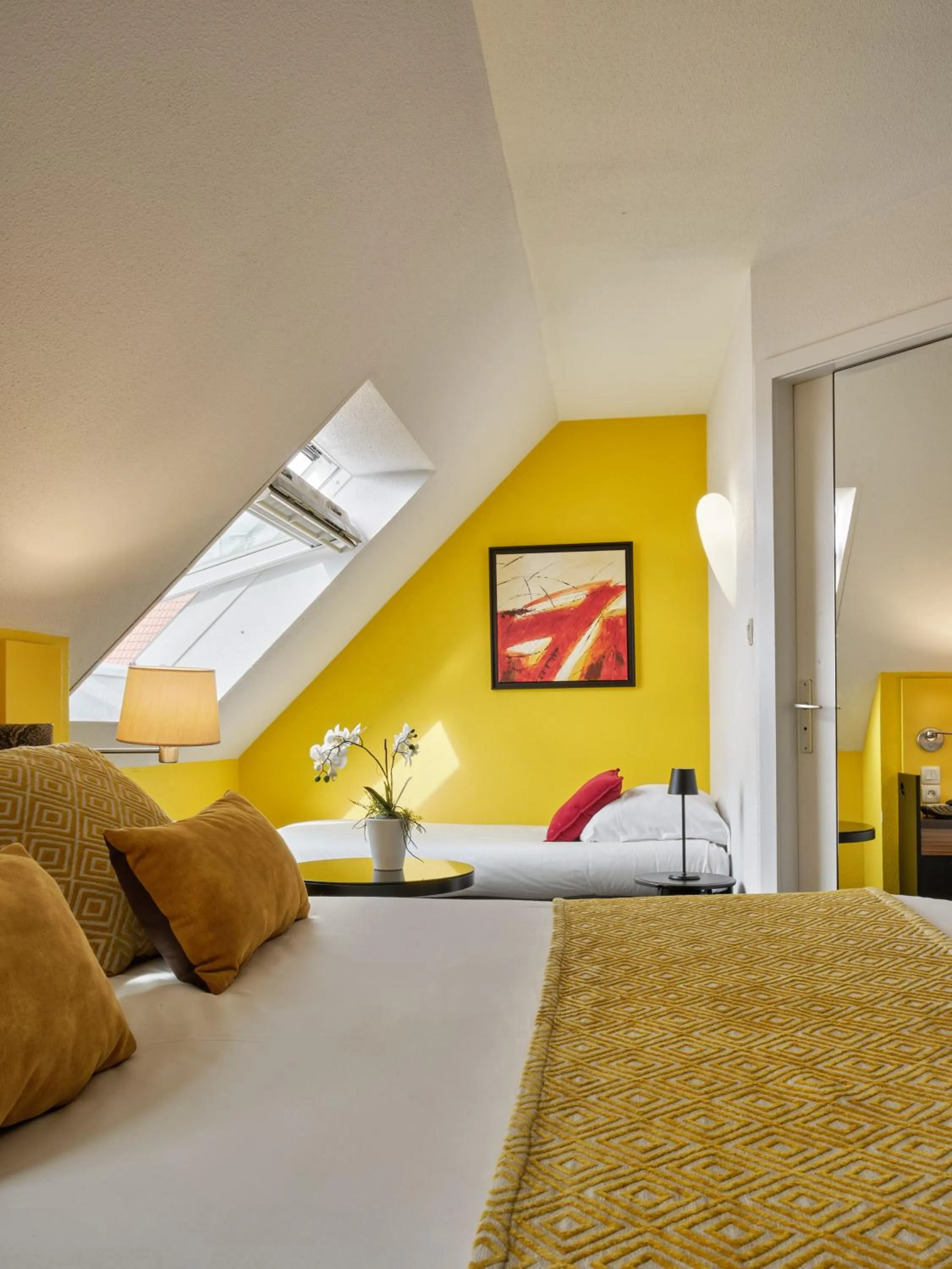 Bedroom, Bed in Hotel Restaurant Crystal