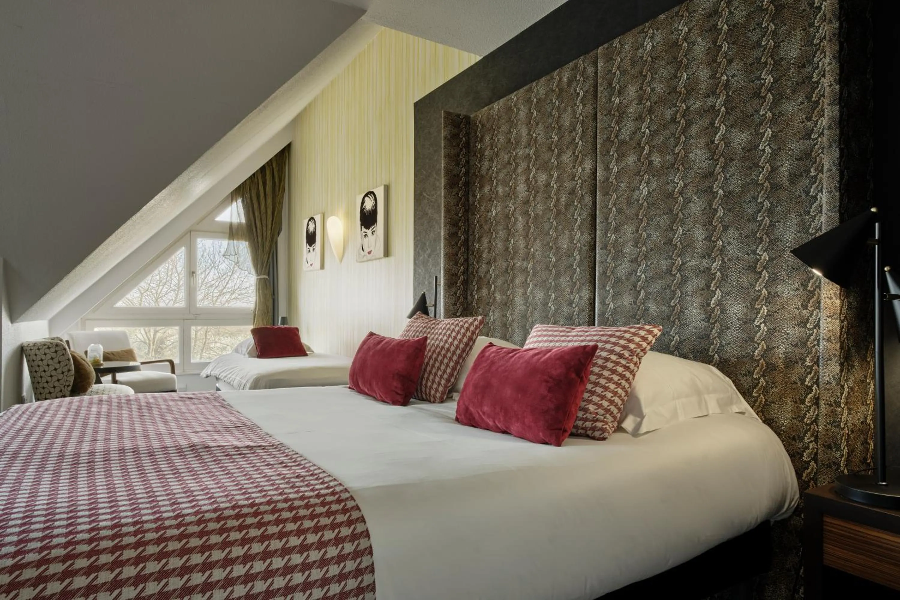 Bedroom, Bed in Hotel Restaurant Crystal