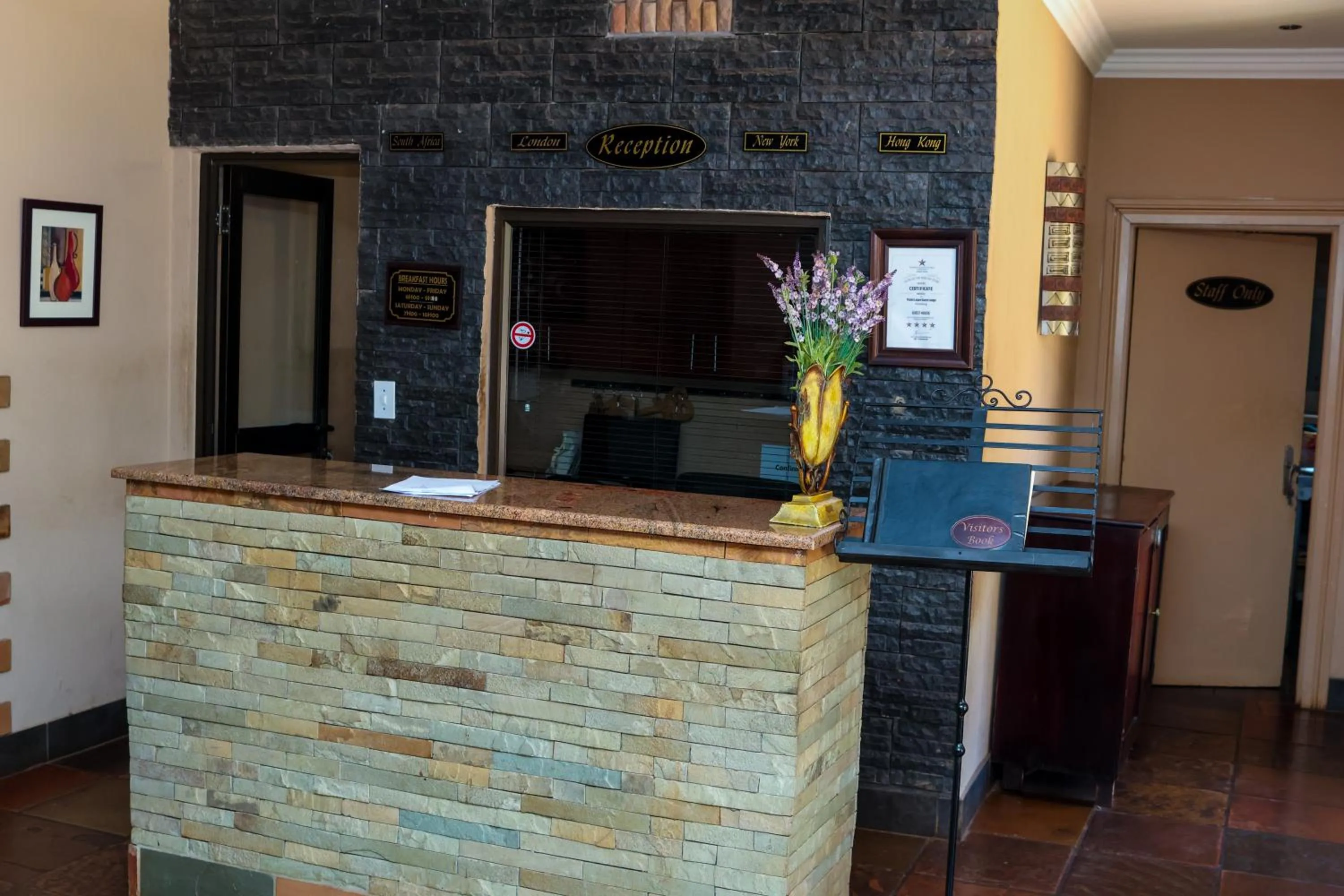 Lobby or reception in Thaba Legae Guest Lodge