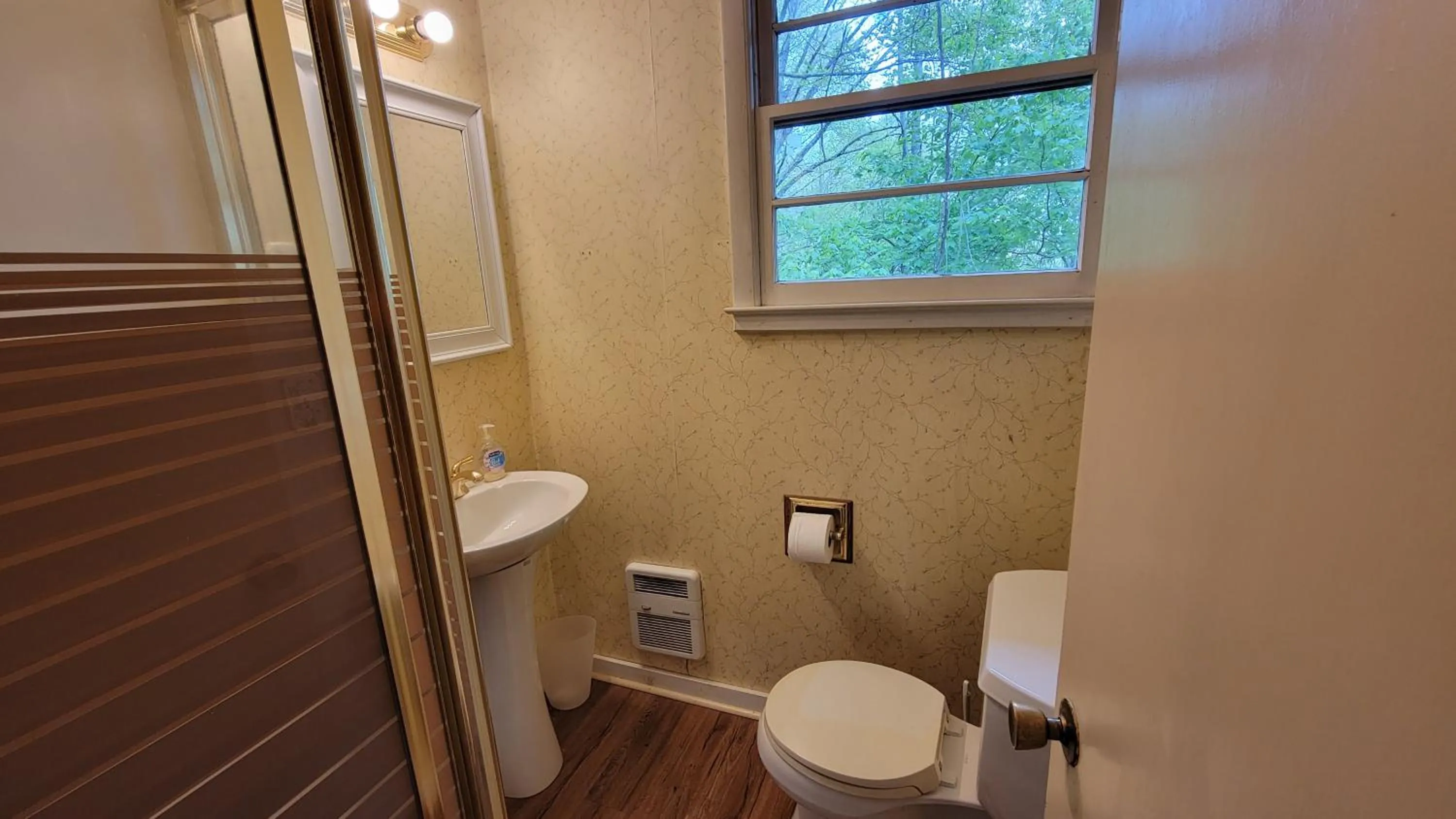 Bathroom in Arrowmont Stables & Cabins