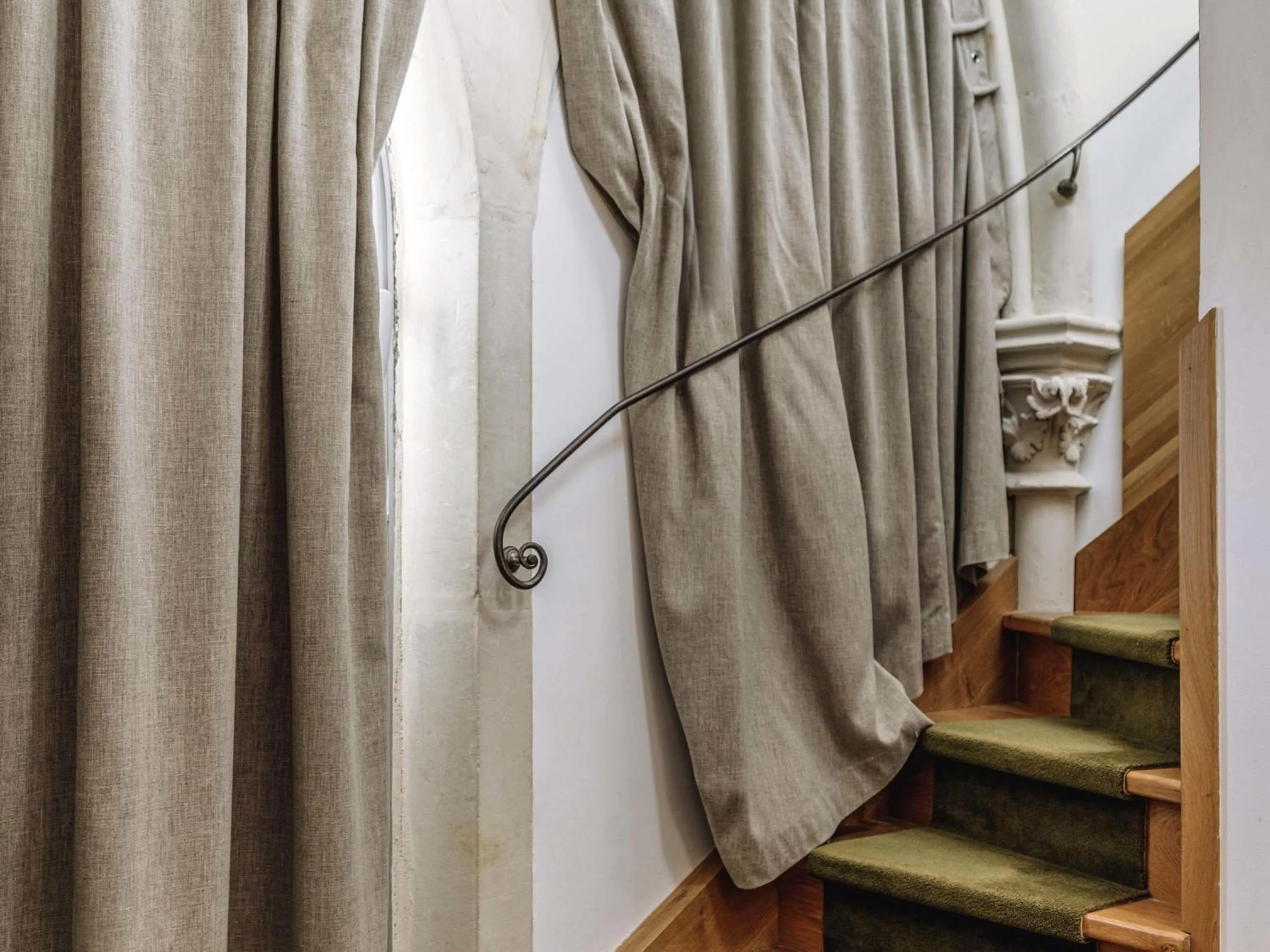 Bedroom in Mercure Poitiers Centre