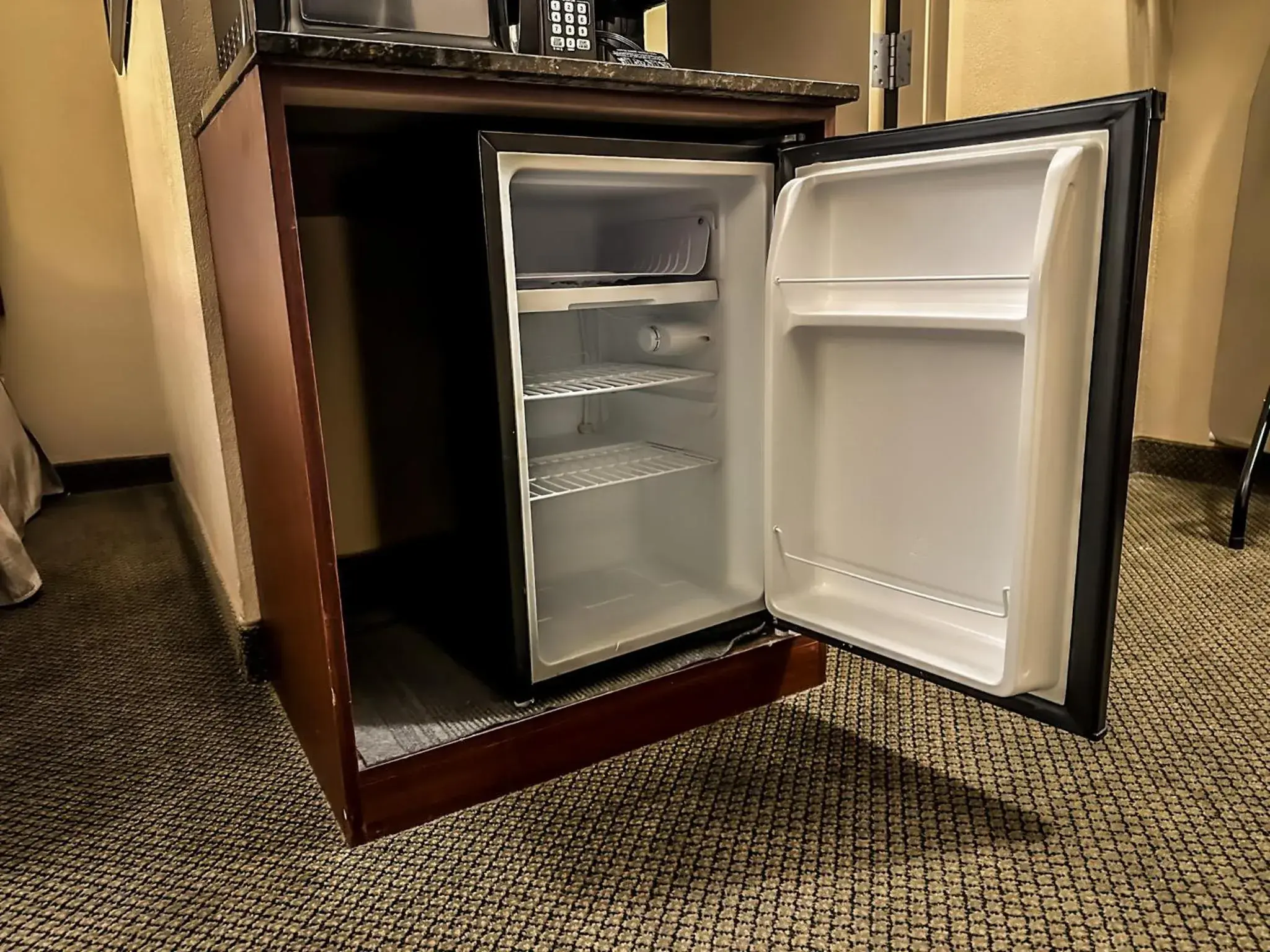 Queen Room in Heritage Inn Queen Room in Heritage Inn