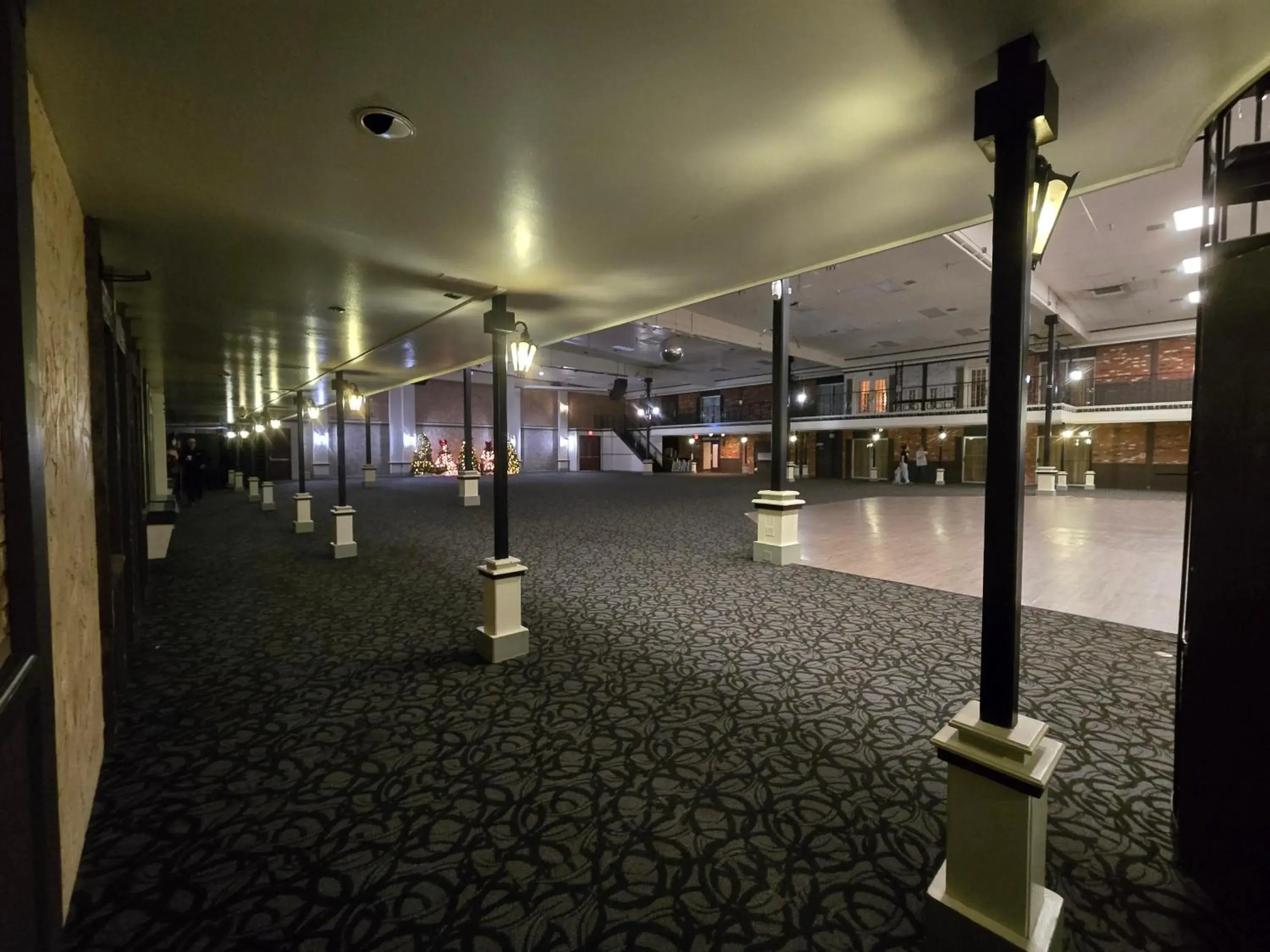 Standard Queen Room in Heritage Inn Standard Queen Room in Heritage Inn