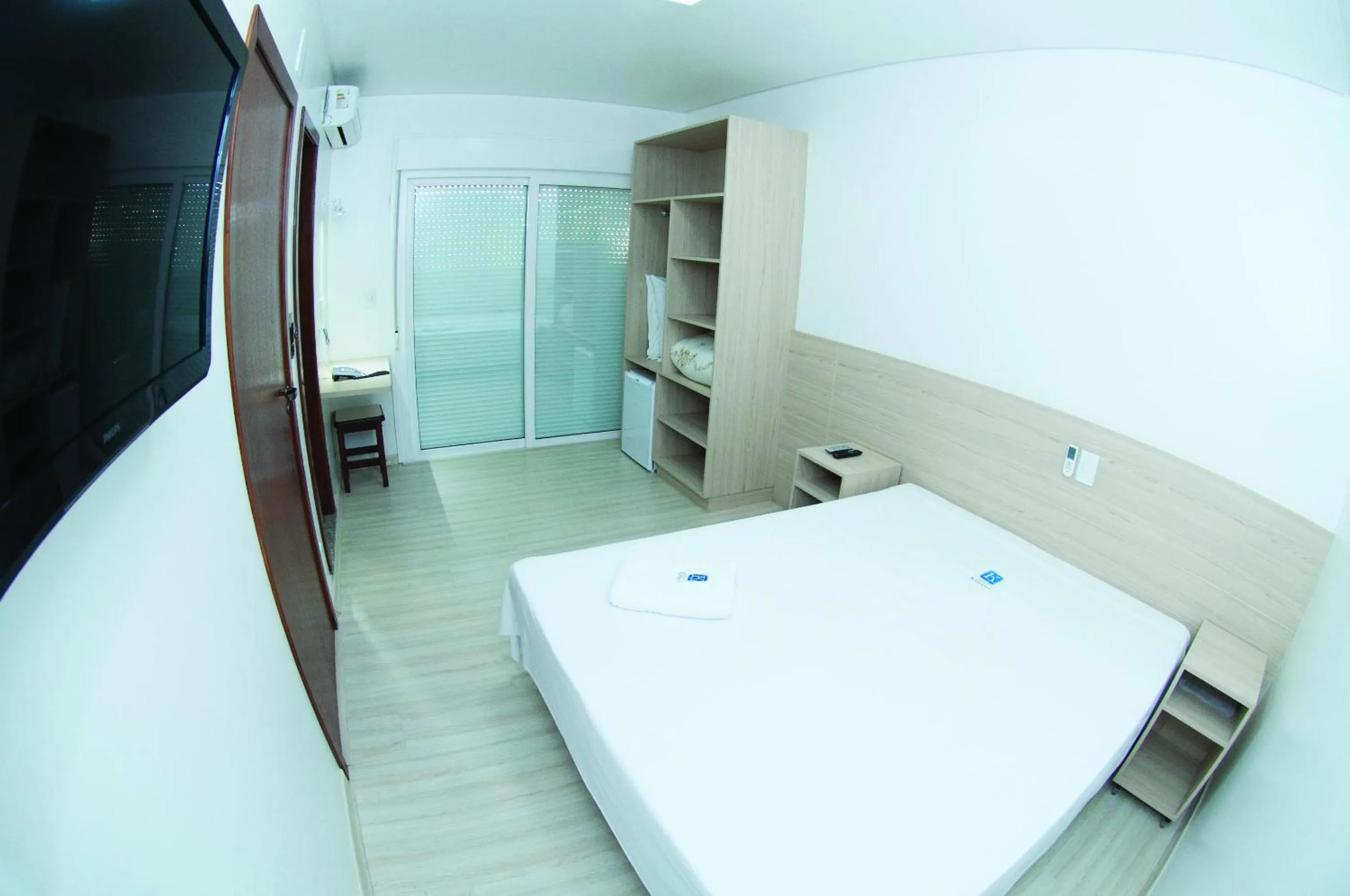 Shower, Bed in Hotel Kloppel