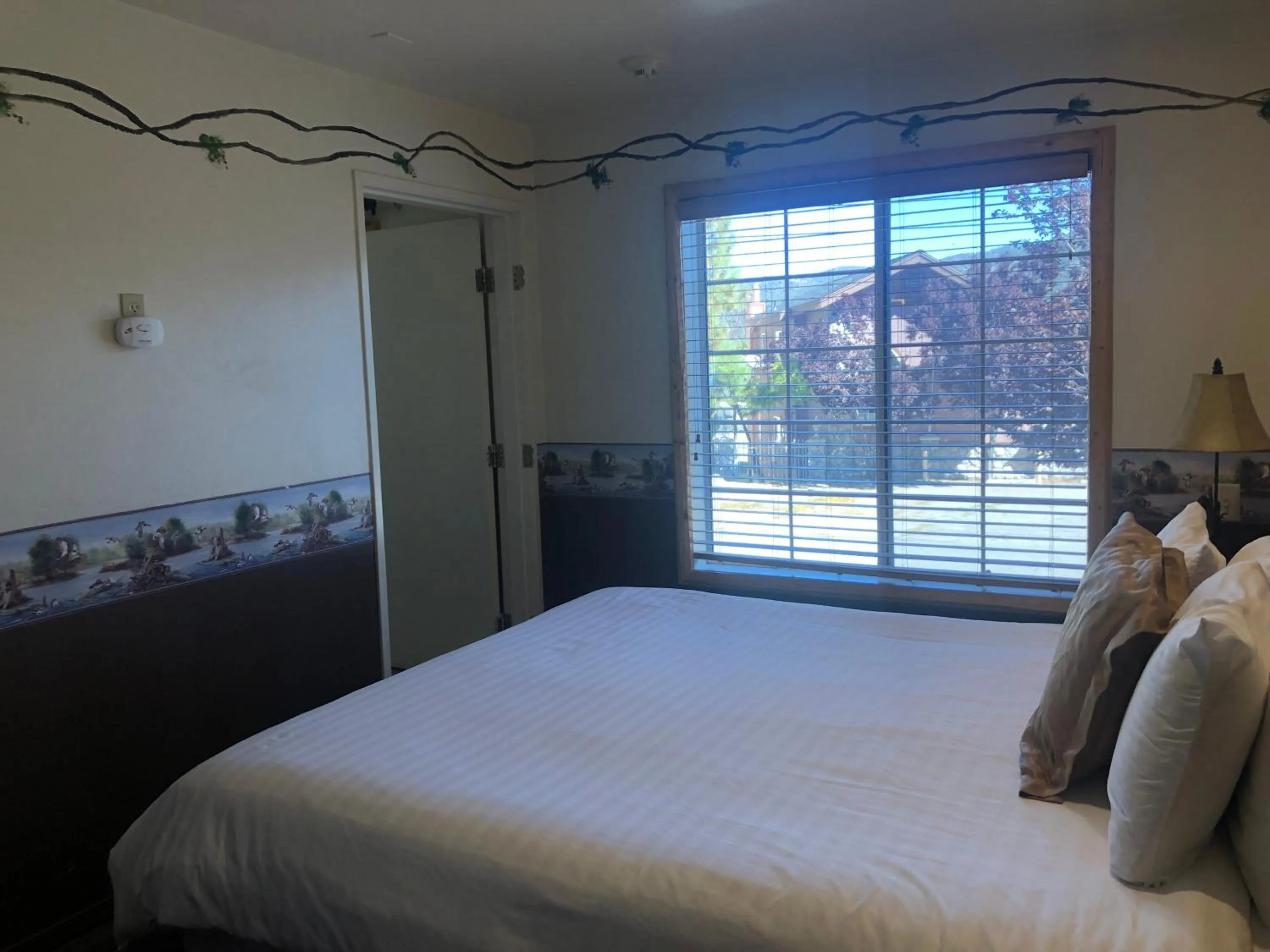 Bed in Fireside Lodge