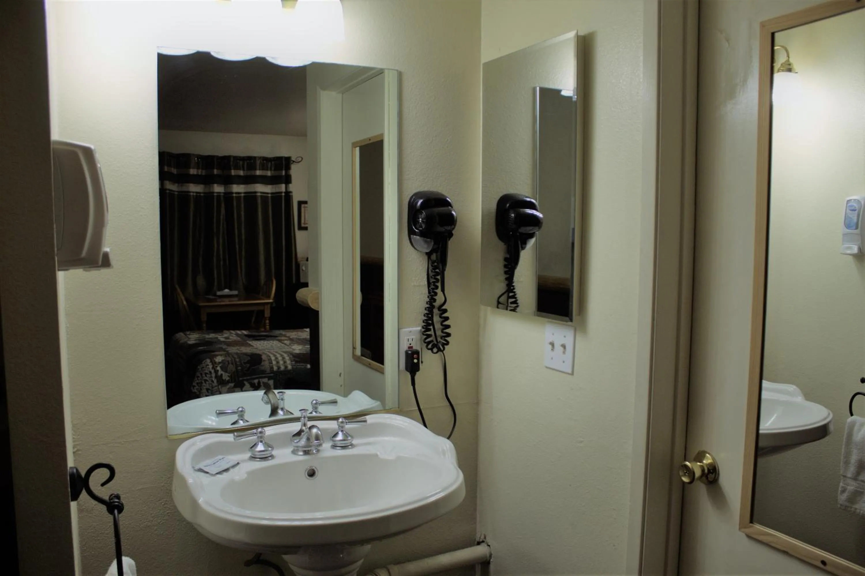 Bathroom in Fireside Lodge