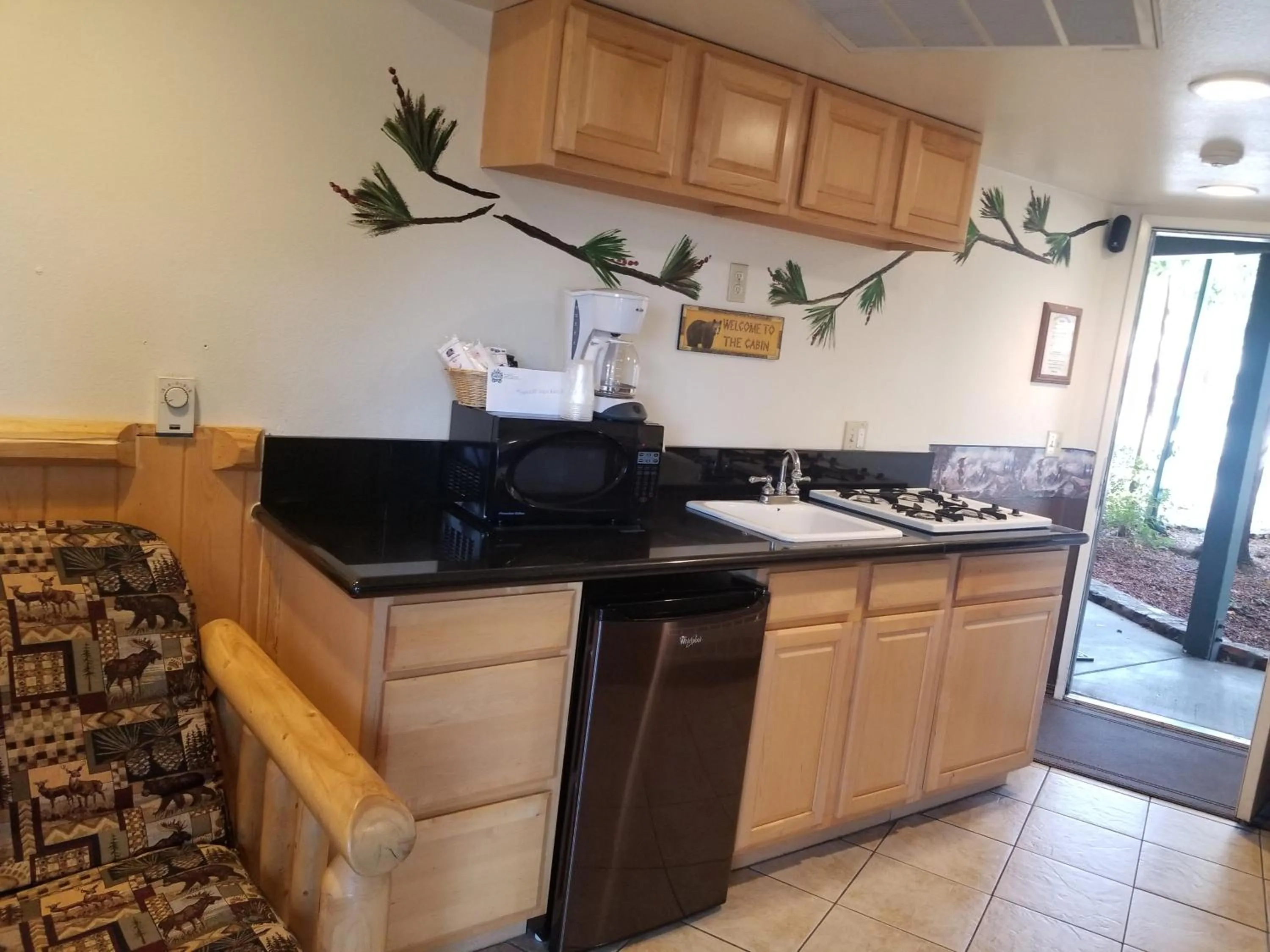 Coffee/tea facilities in Fireside Lodge