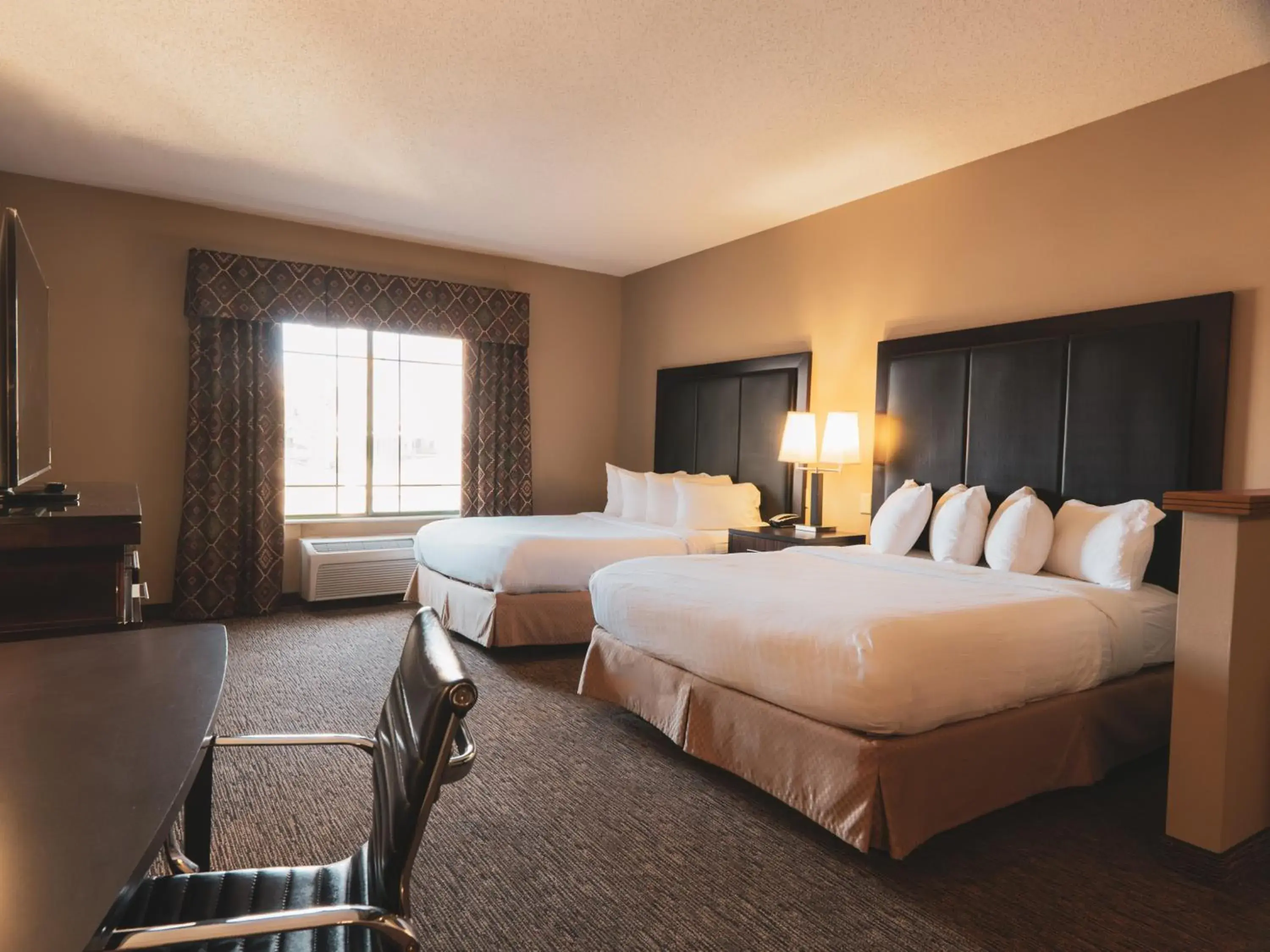 Queen Room - Disability Access in Wildwood Lodge Queen Room - Disability Access in Wildwood Lodge