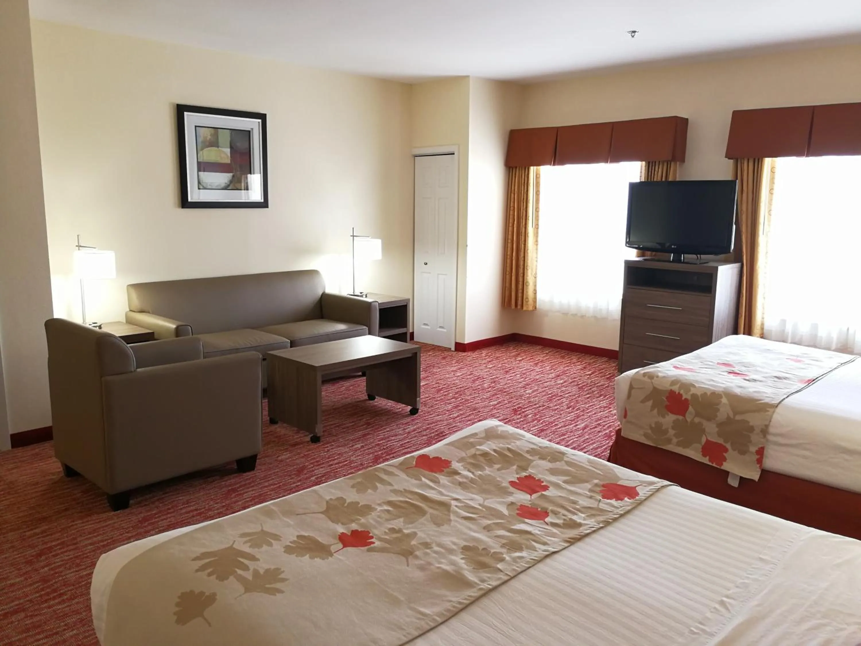 Bed in Hawthorn Suites Irving DFW South