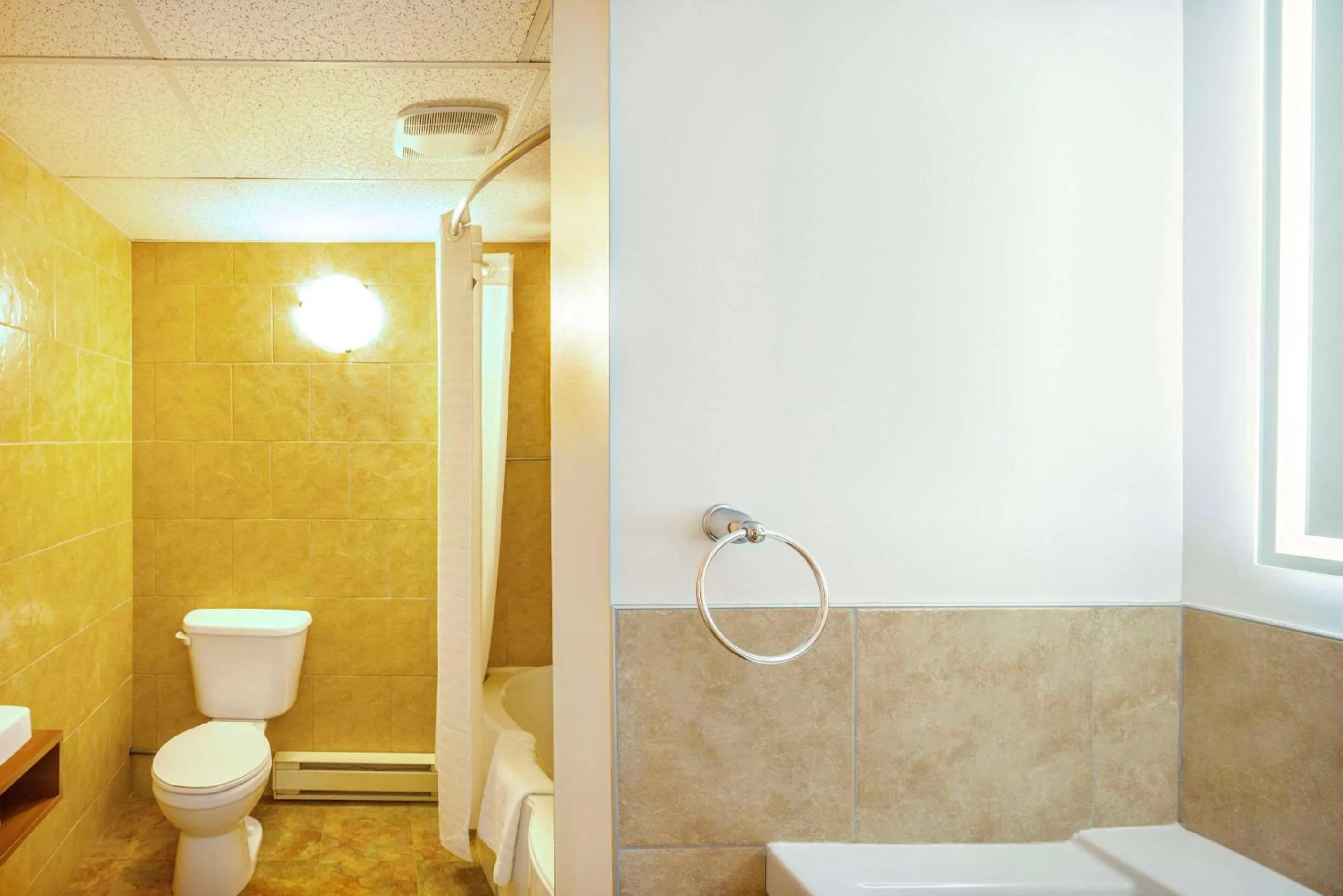 Bedroom in Clarion Pointe La Malbaie