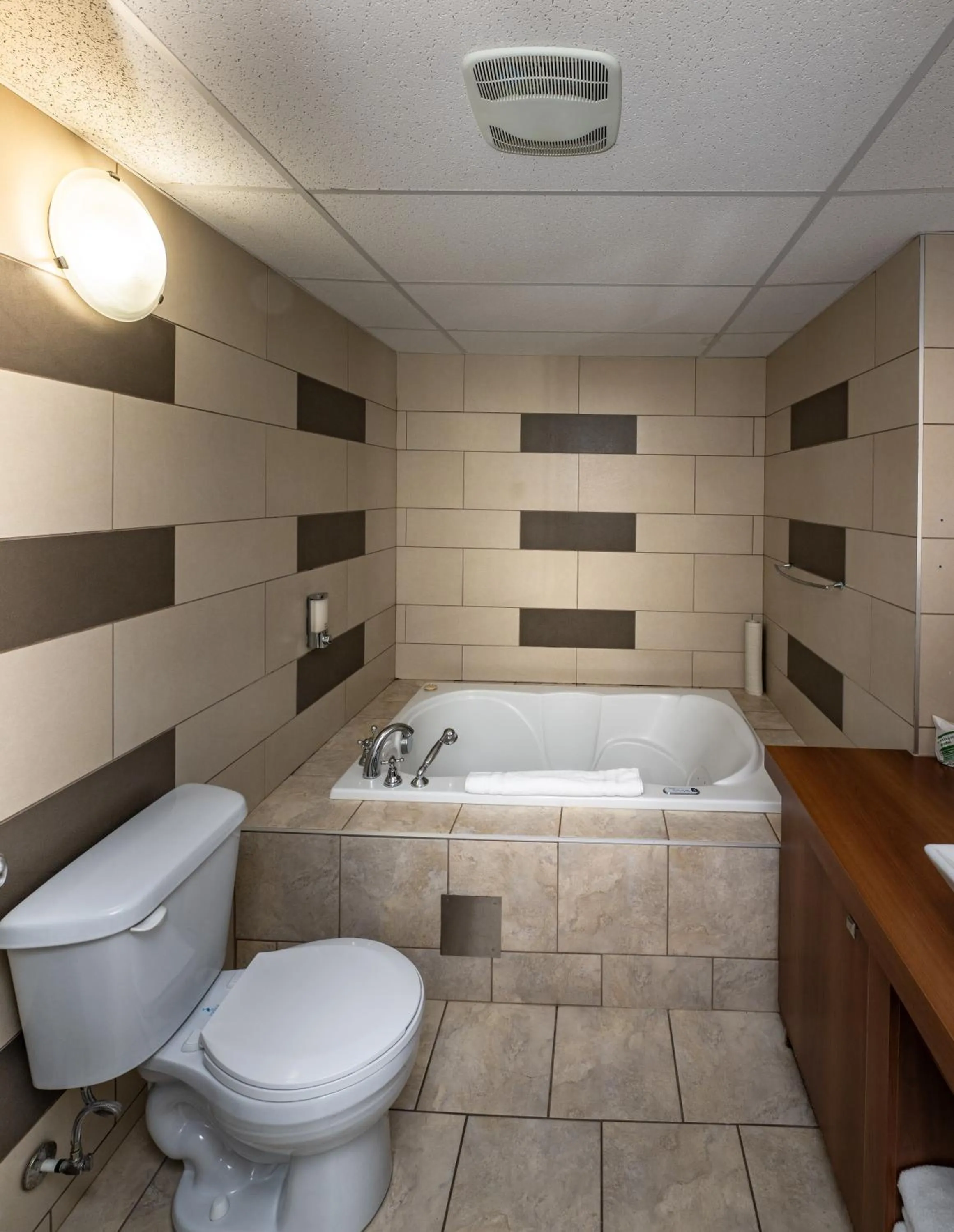 Hot Tub in Clarion Pointe La Malbaie