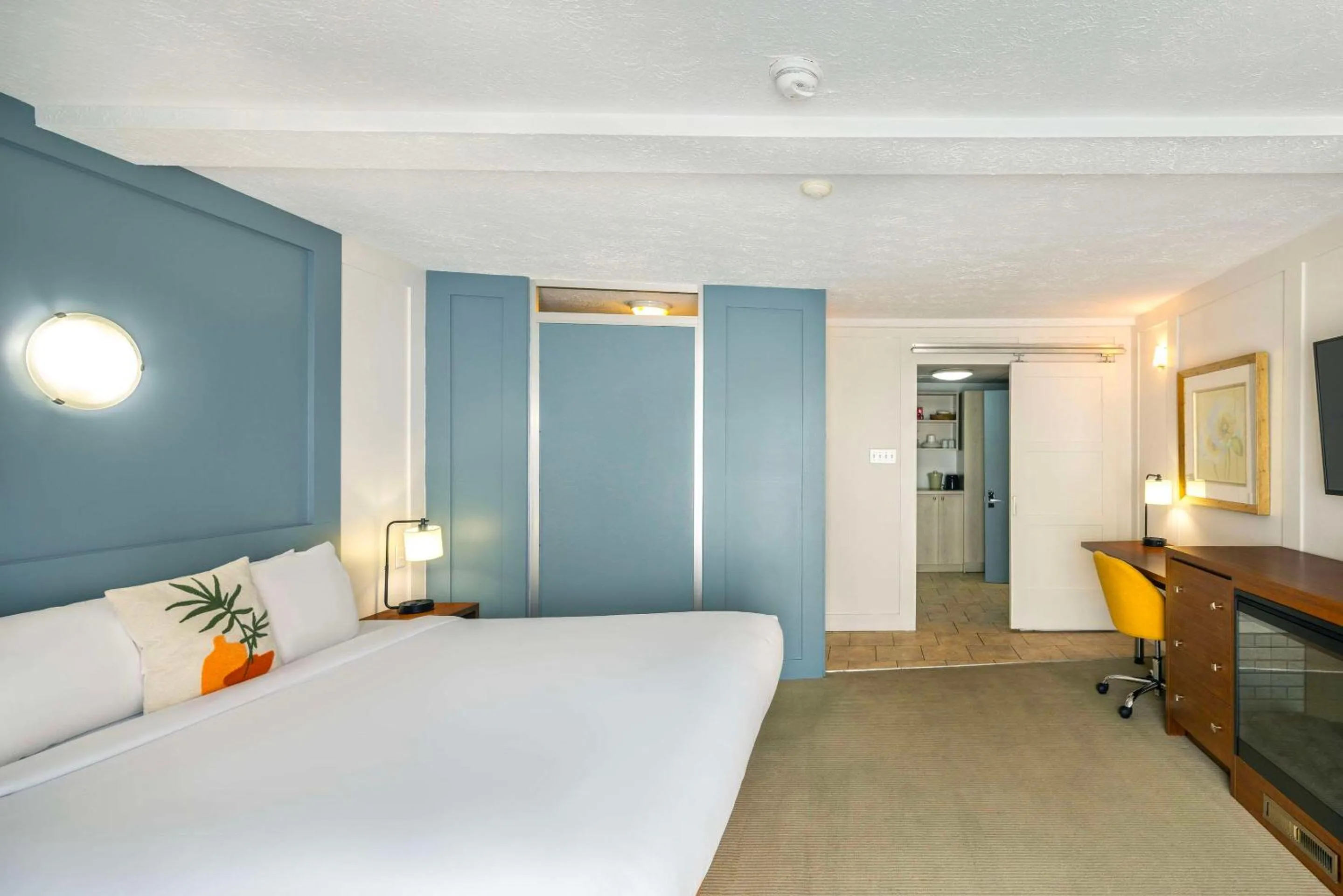 Bedroom, Bed in Clarion Pointe La Malbaie