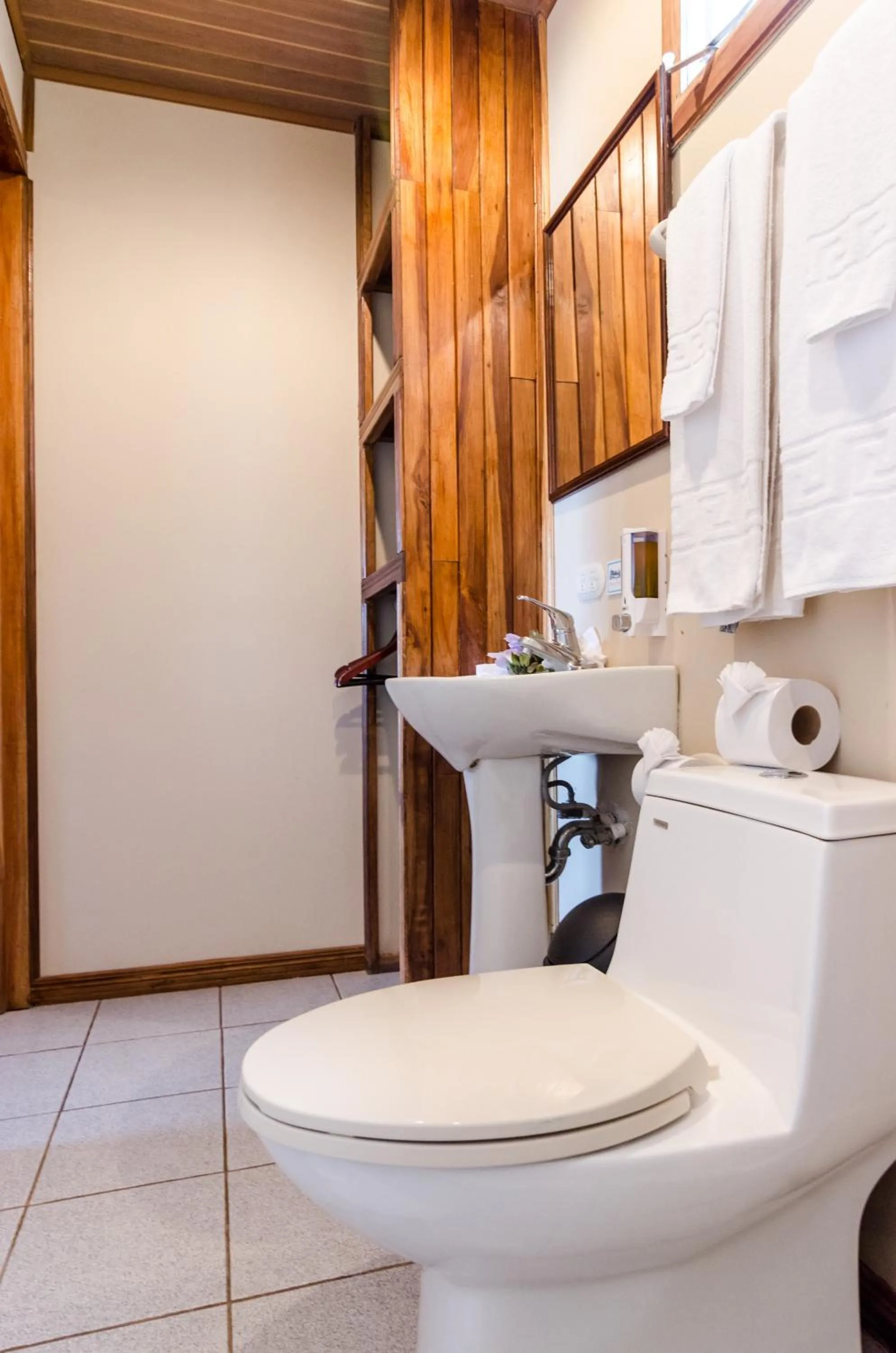 Bathroom in Monteverde Country Lodge - Costa Rica