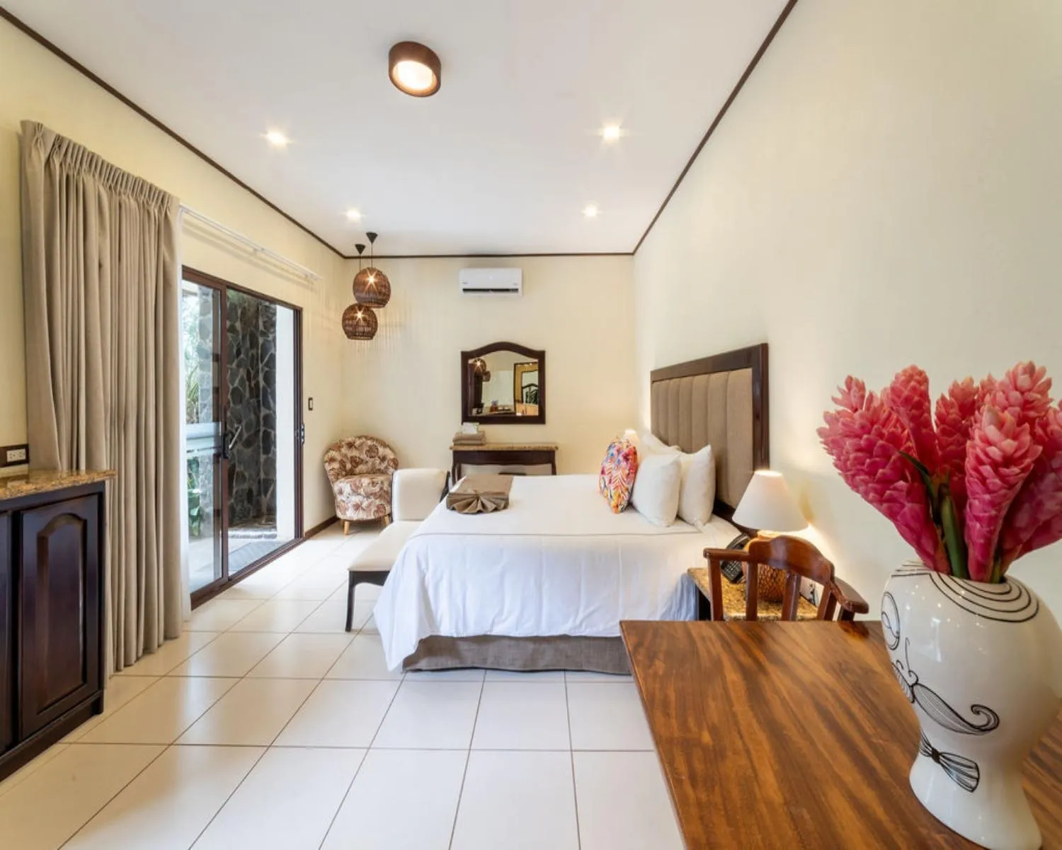 Photo of the whole room, Bed in Hotel & Spa Poco a Poco - Costa Rica