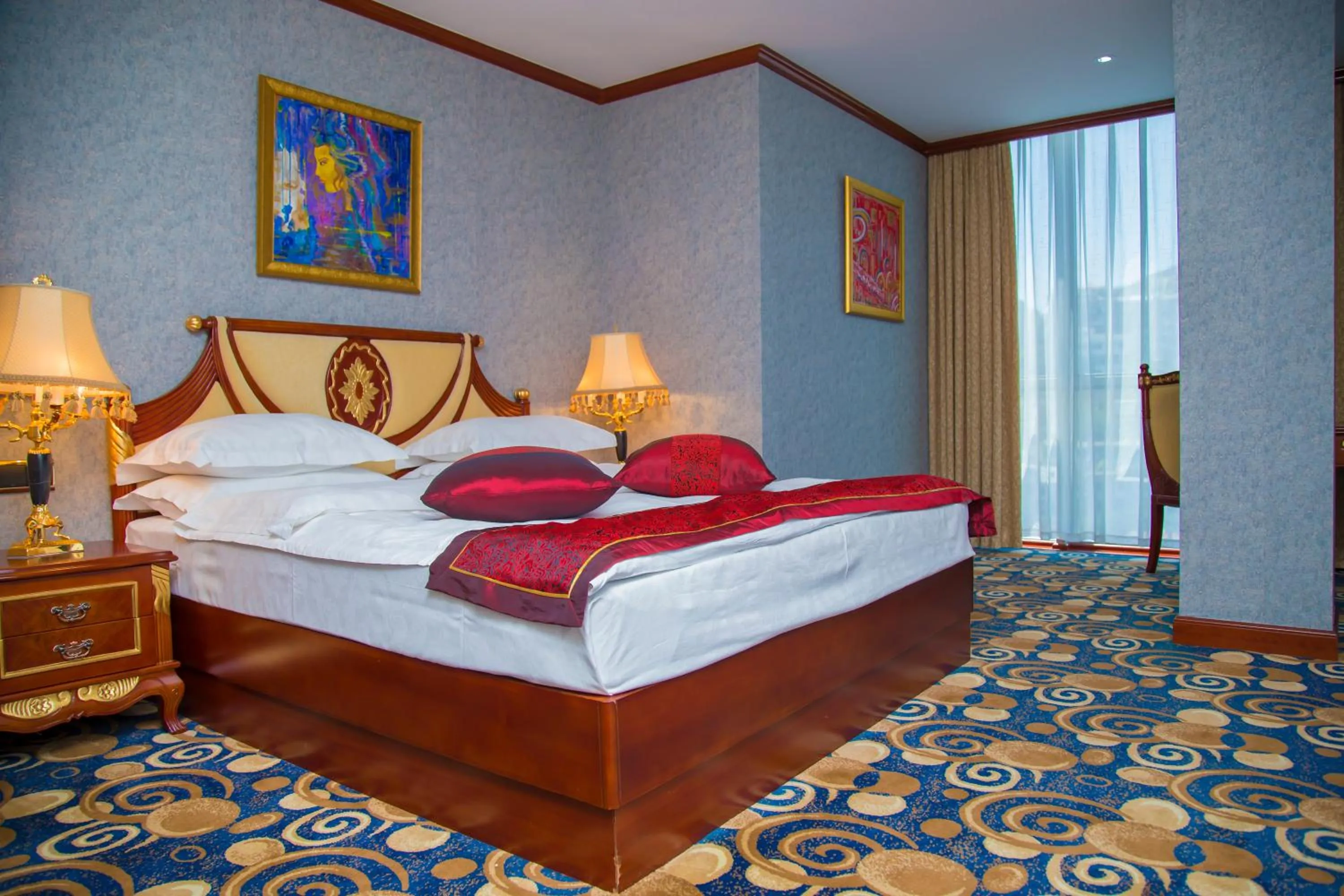 Photo of the whole room, Bed in Golden Coast Hotel