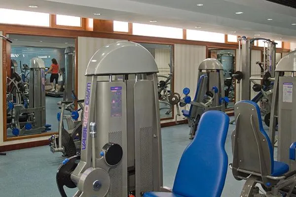 Fitness centre/facilities in Golden Coast Hotel