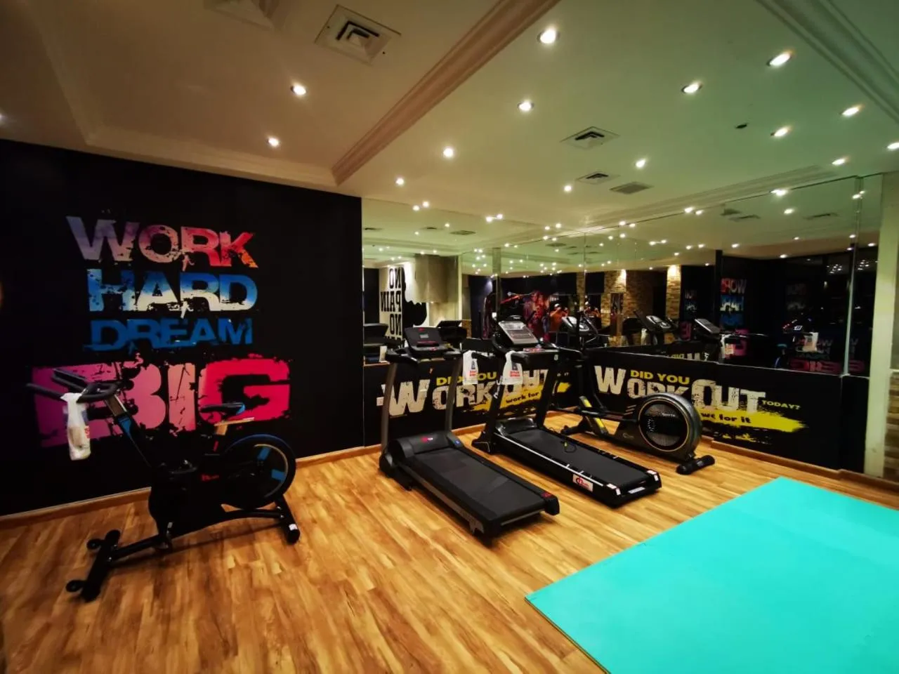 Fitness centre/facilities in Qasr Al Sahab