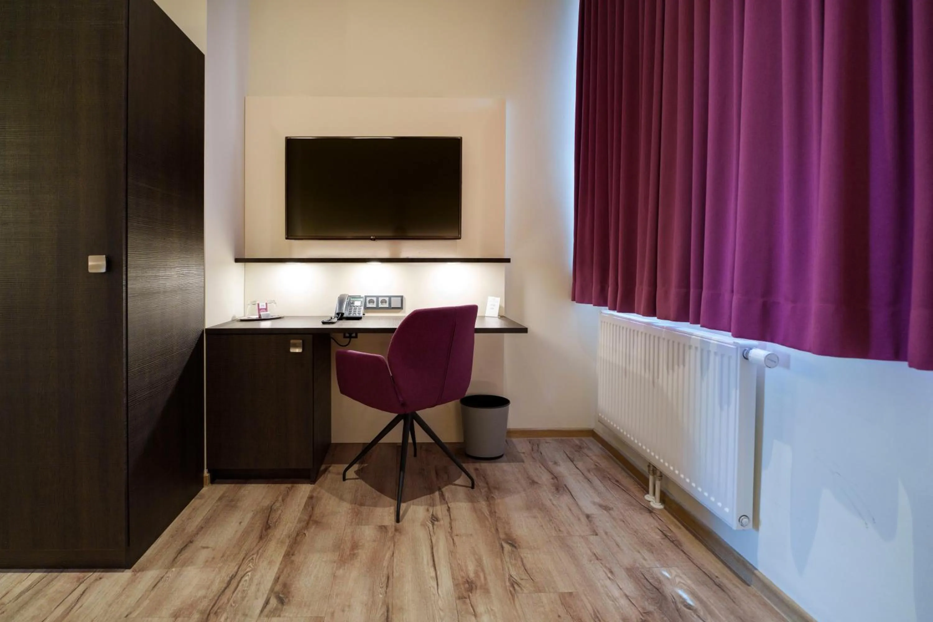 TV and multimedia in Hotel am Berg Esslingen