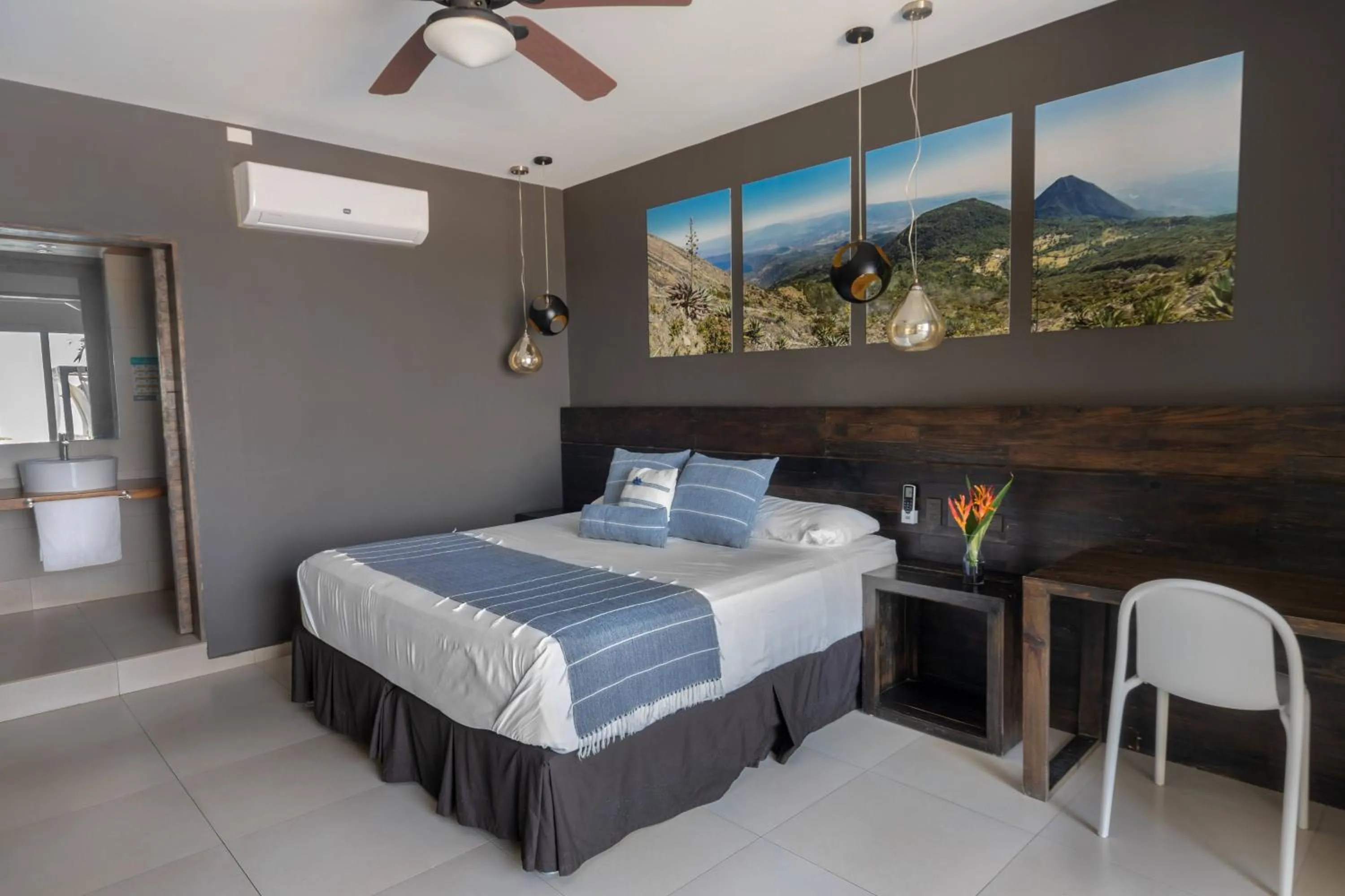 Photo of the whole room, Bed in Palo Verde Sustainable Hotel