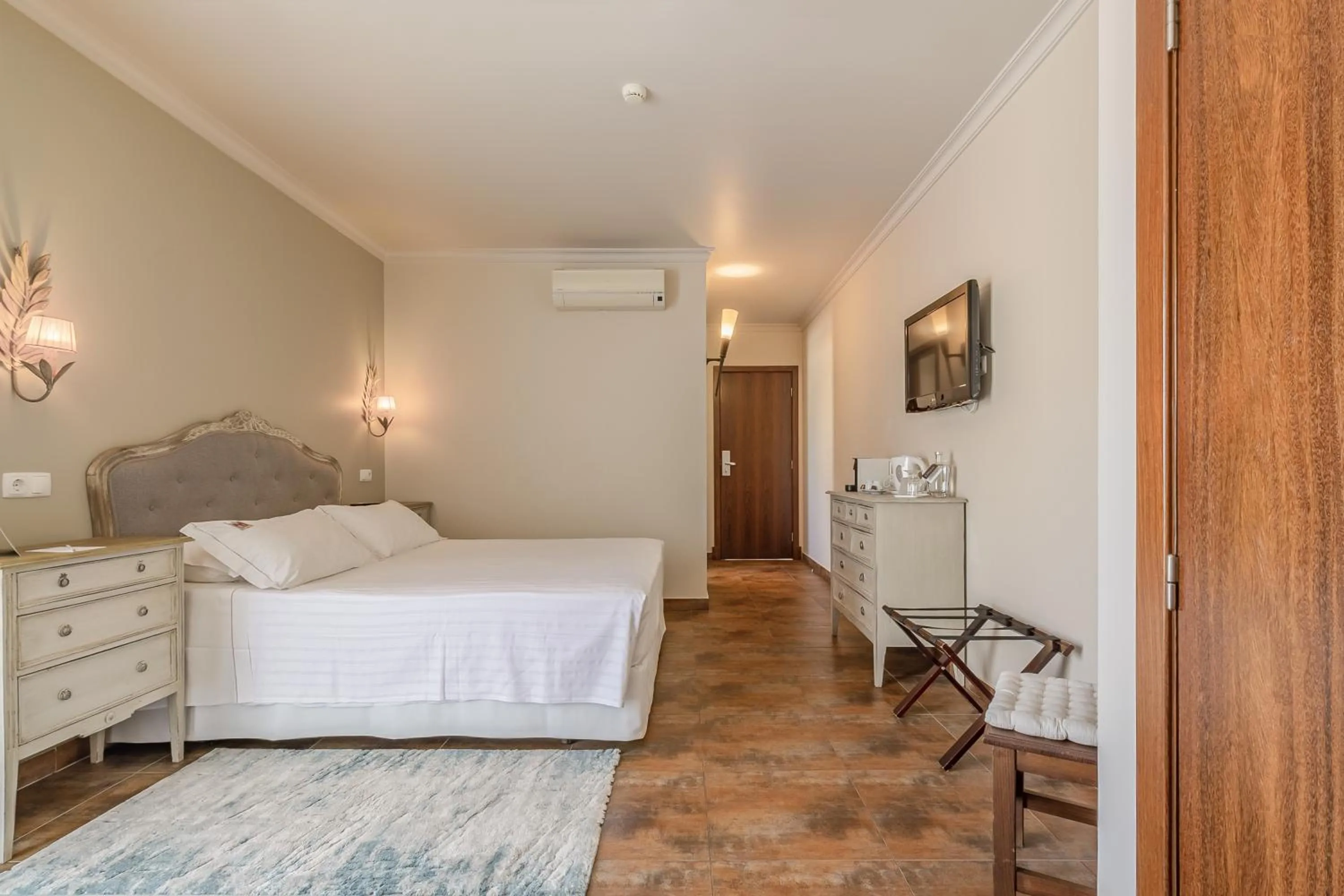 Bed in Charming Residence & Guest House Dom Manuel I Adults only
