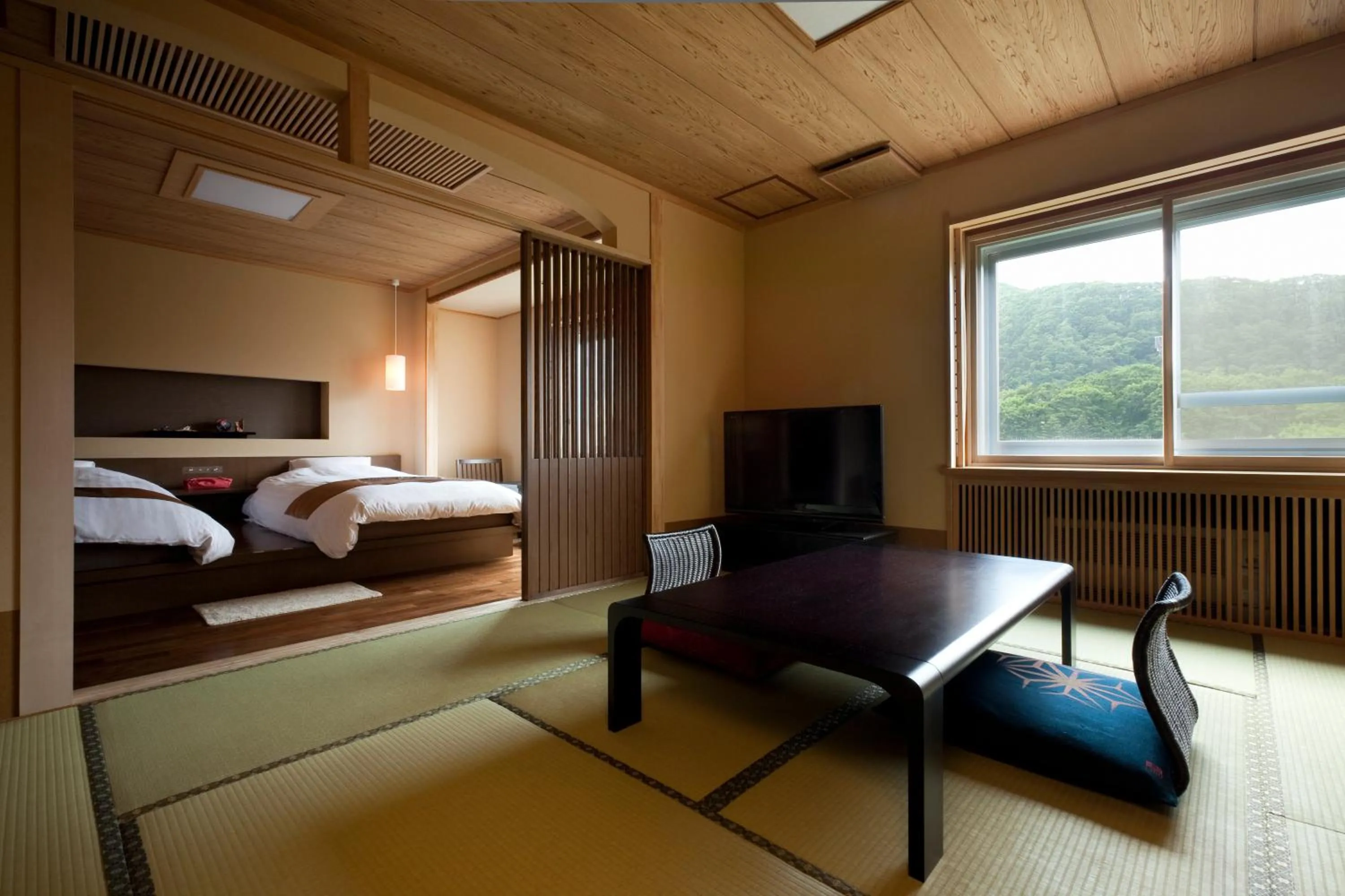 Photo of the whole room, Bed in Shogetsu Grand Hotel