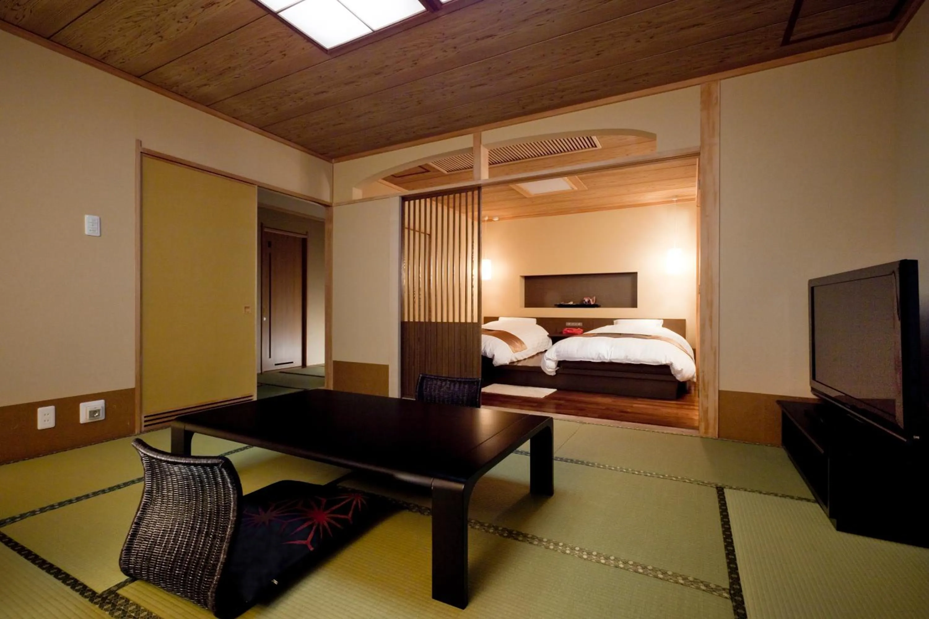 Photo of the whole room, Bed in Shogetsu Grand Hotel