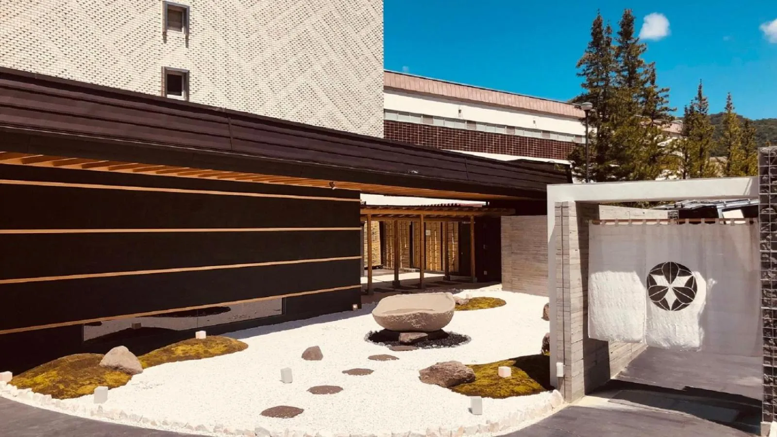 Property building in Shogetsu Grand Hotel