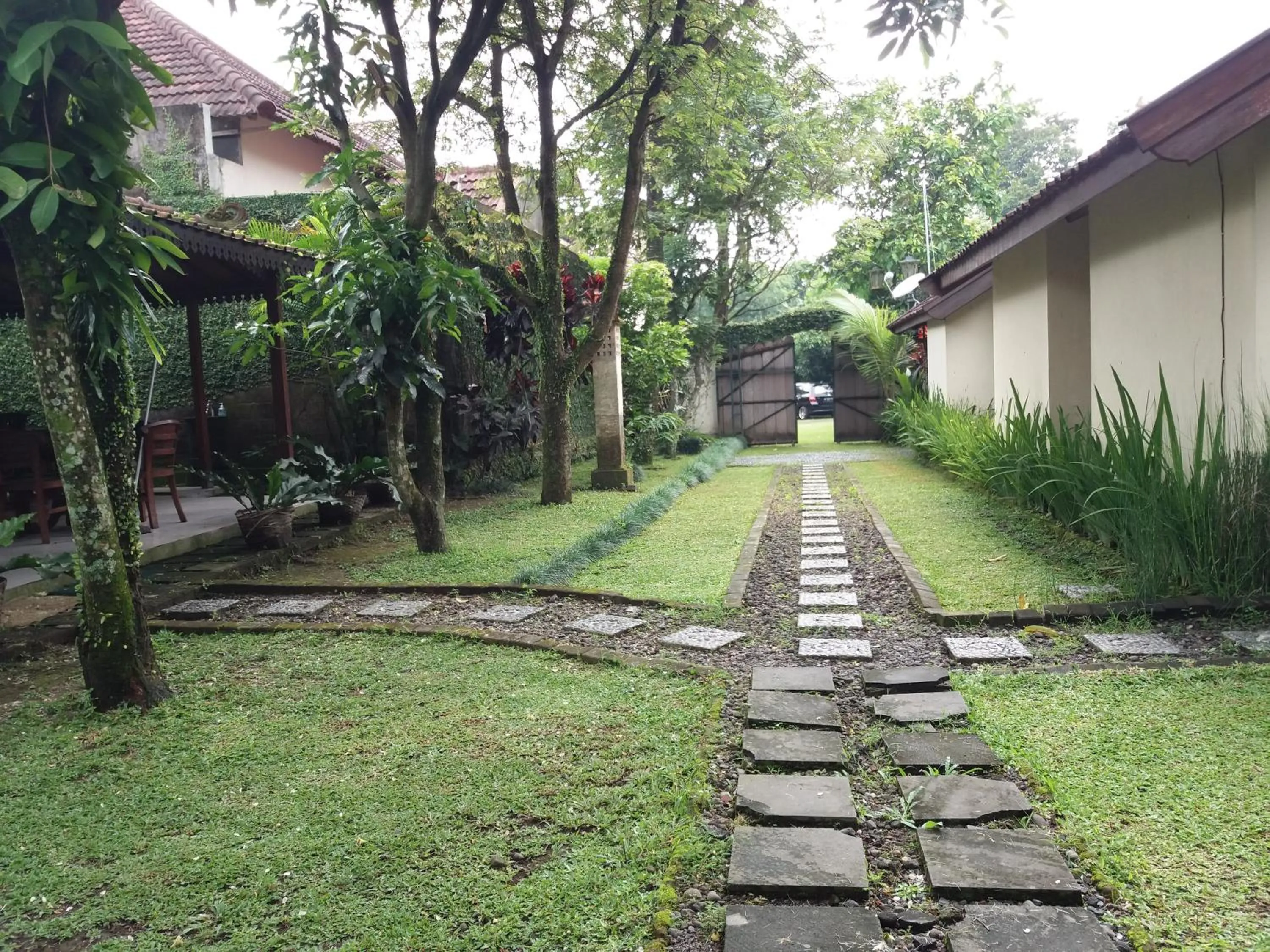 Spring in Alam Jogja Resort Mitra RedDoorz