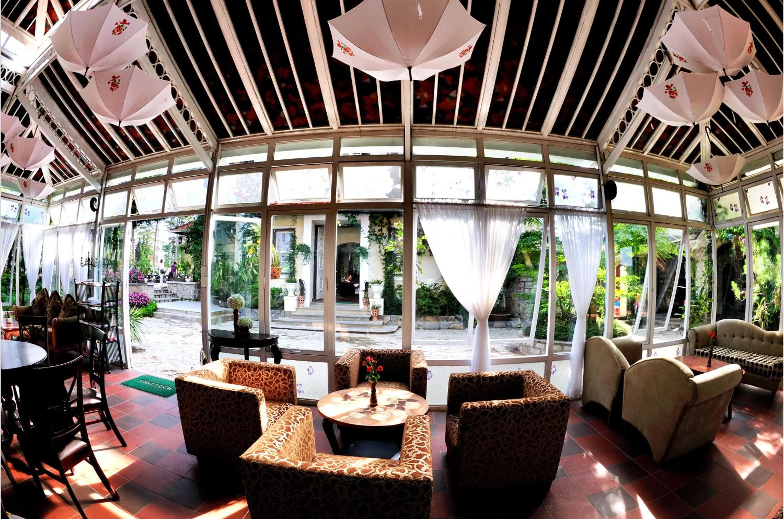 Restaurant/places to eat in Dalat Cadasa Resort