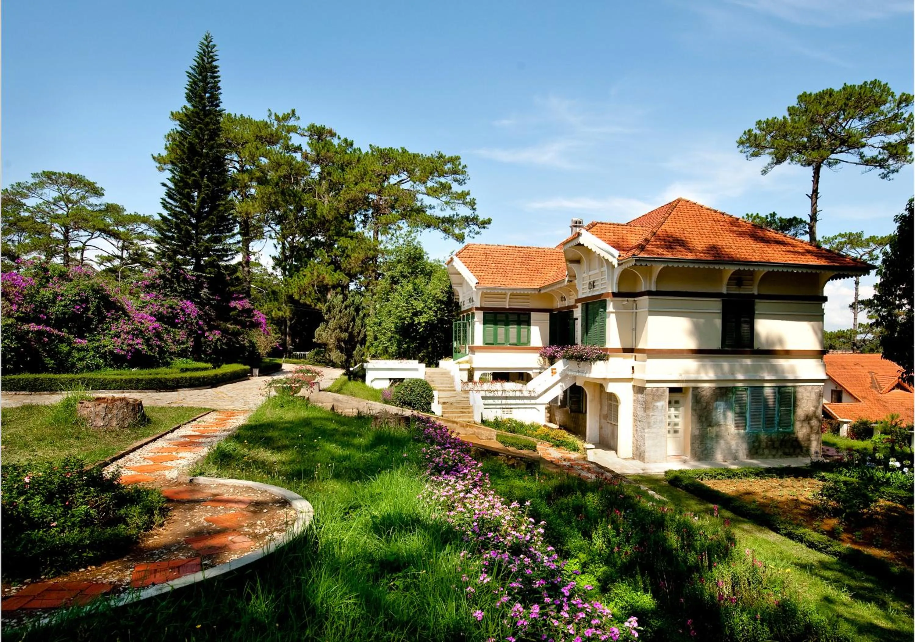Facade/entrance in Dalat Cadasa Resort