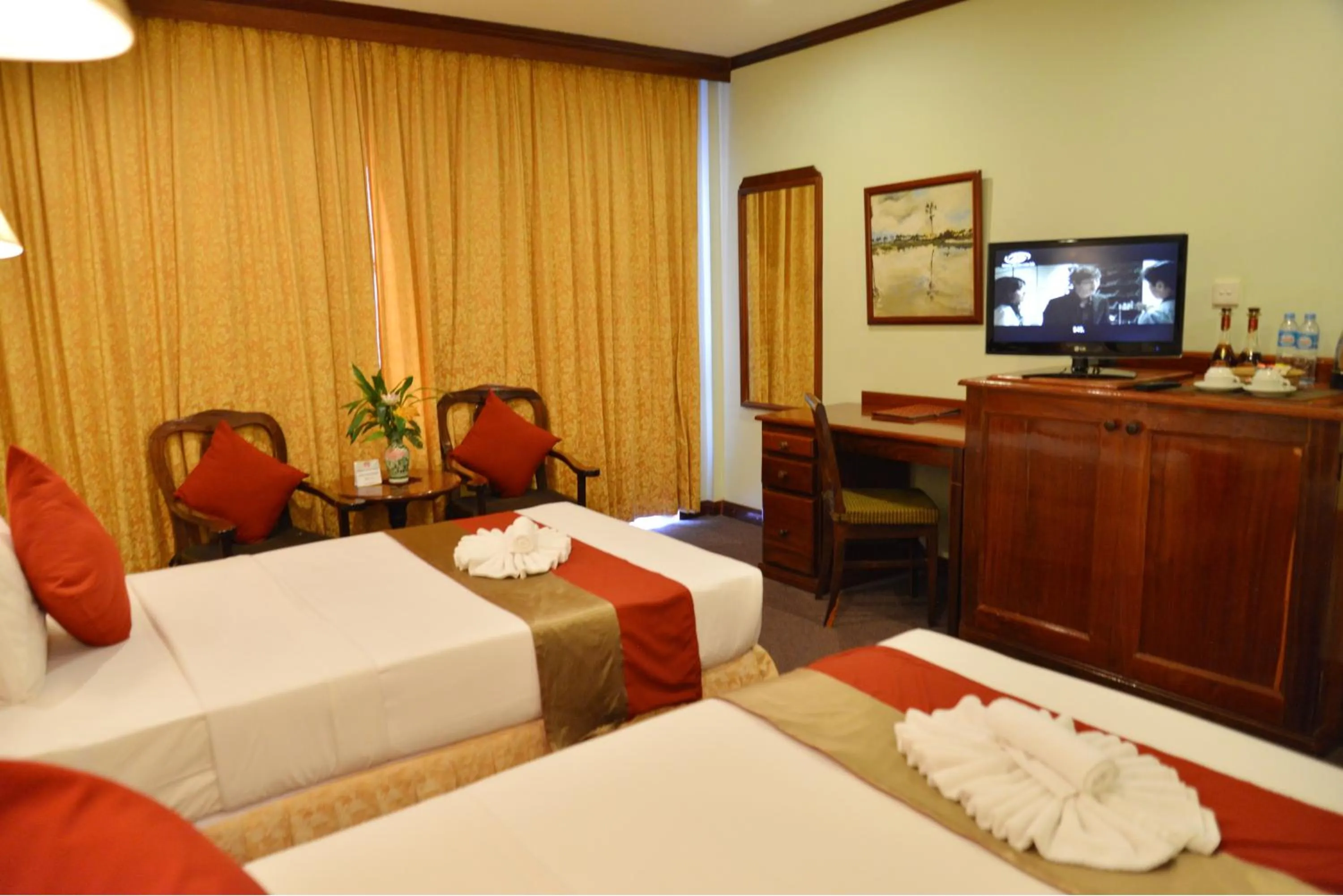 Bedroom, Bed in Angkor Hotel