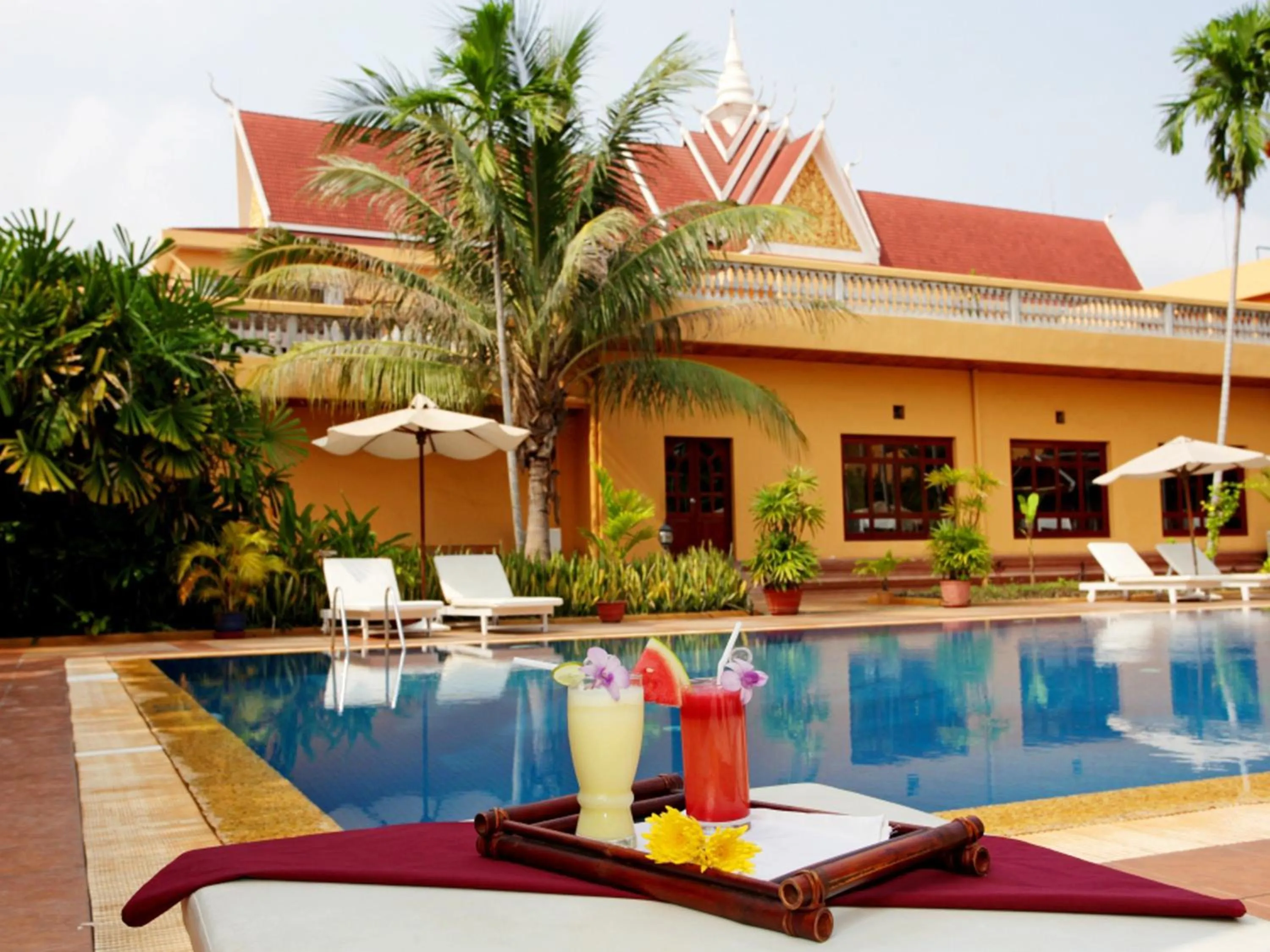 Swimming pool in Angkor Hotel