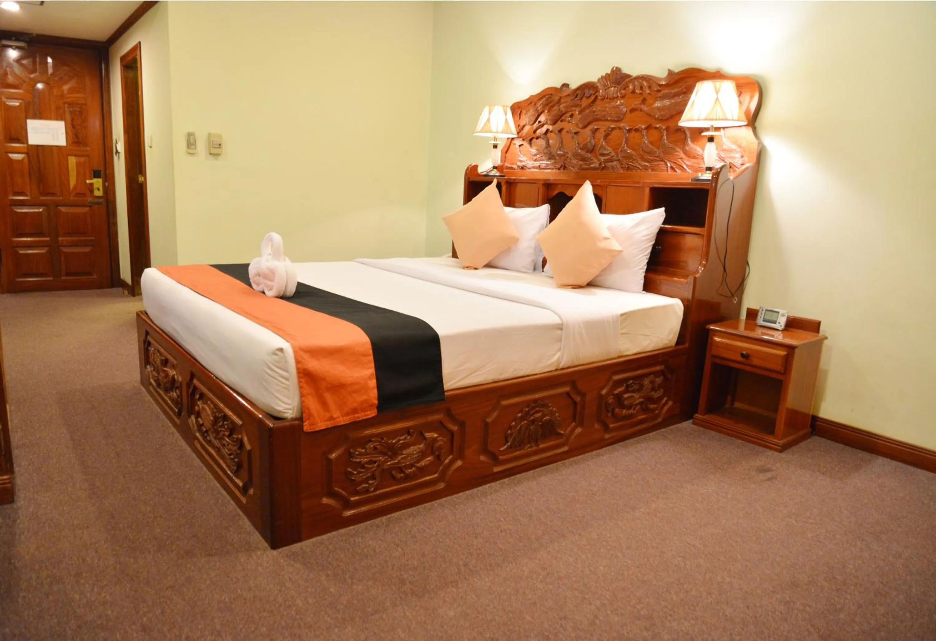 Bedroom, Bed in Angkor Hotel