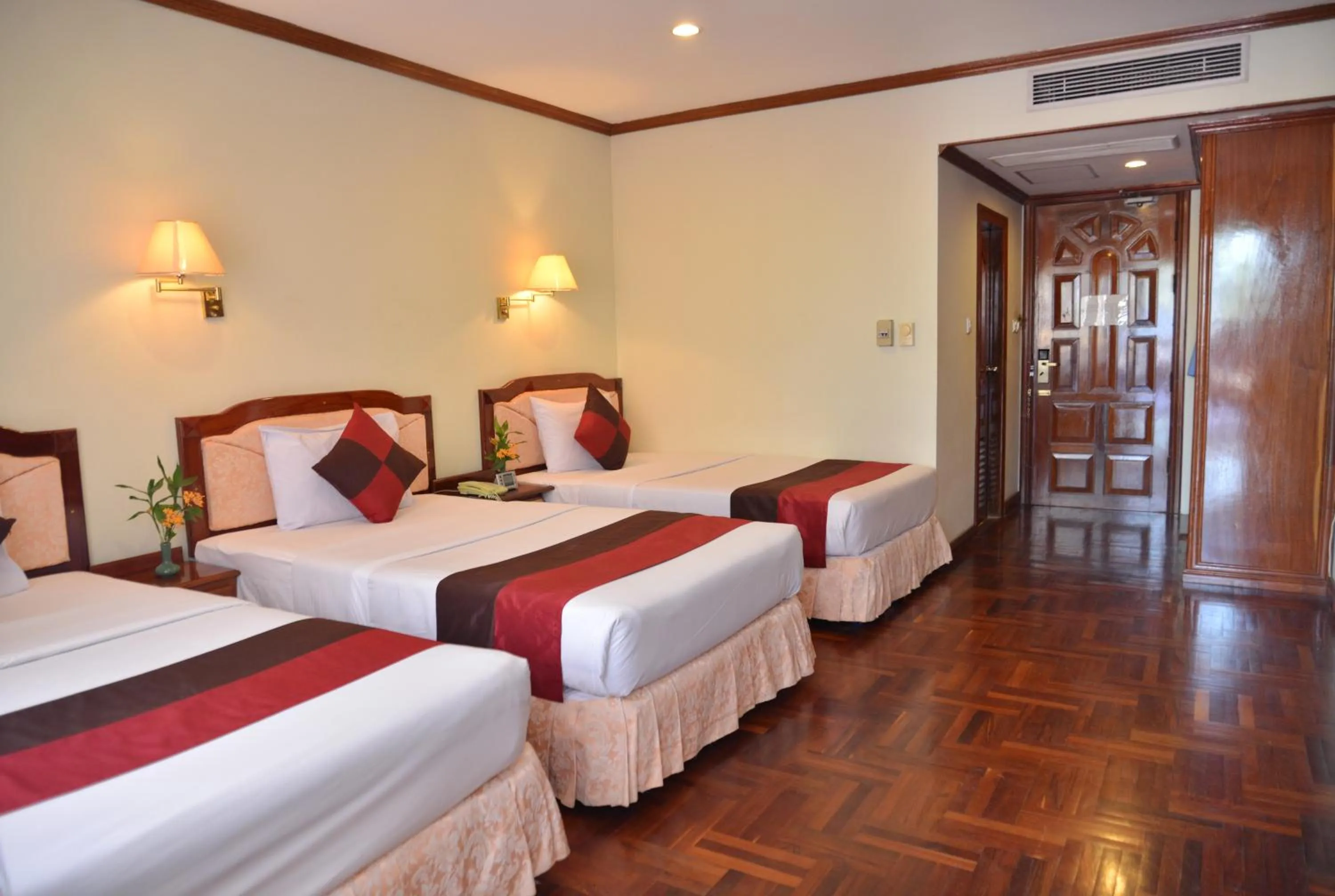 Bedroom, Bed in Angkor Hotel