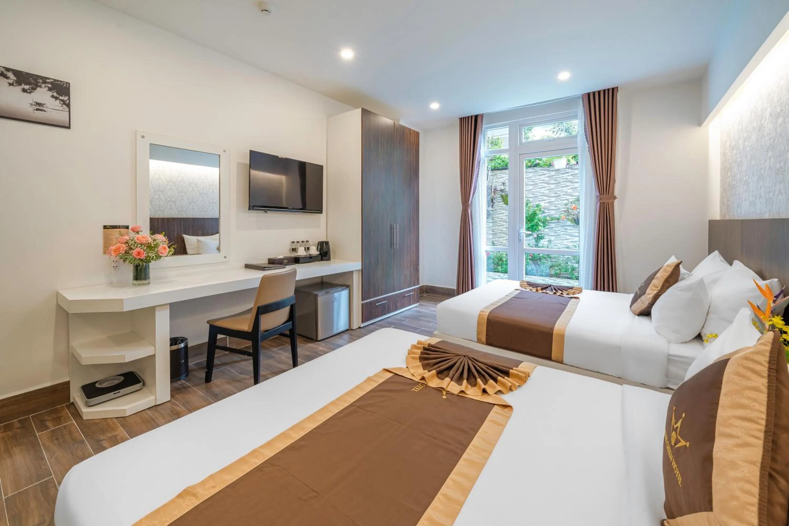 Photo of the whole room, Bed in Minh Chien Hotel