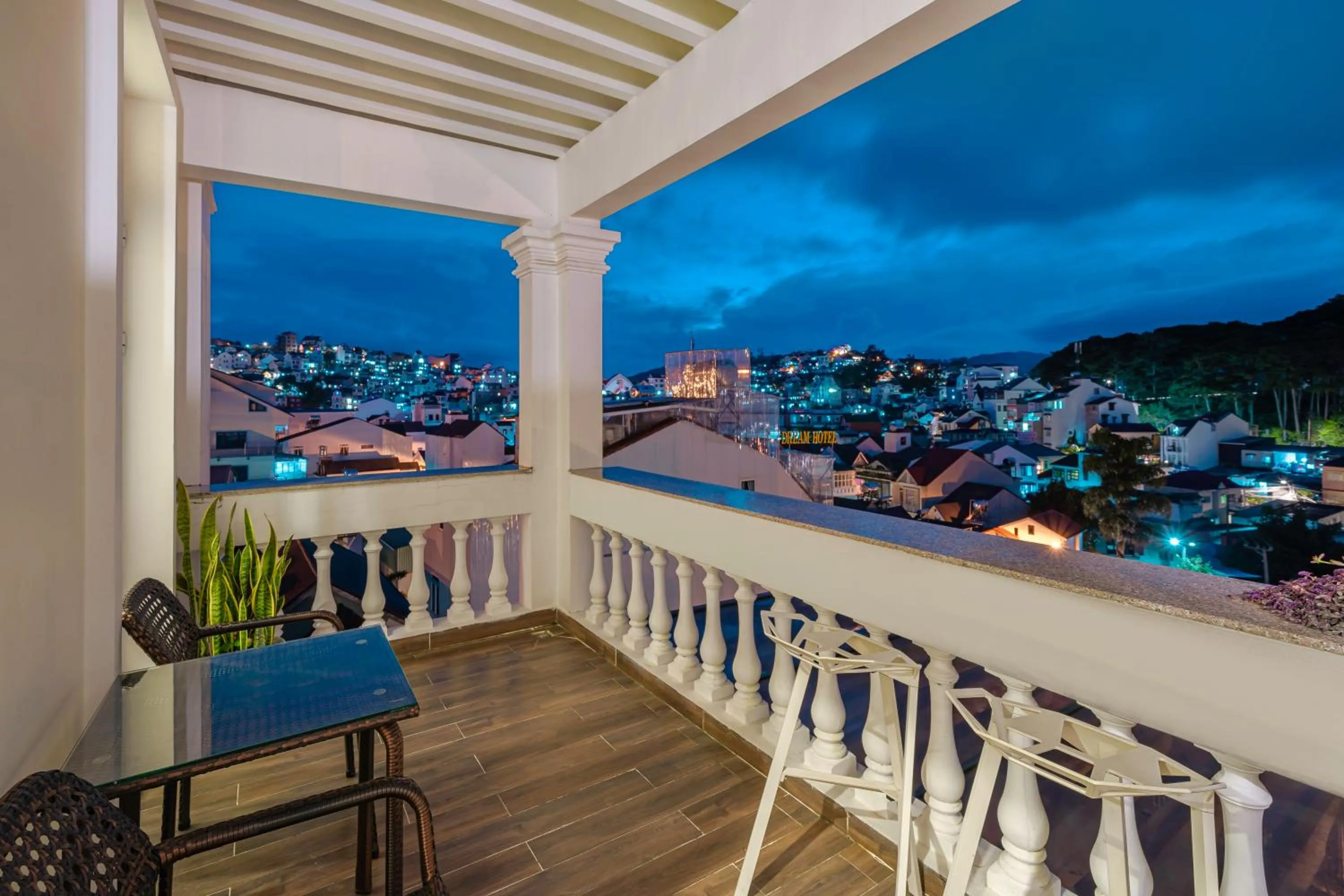 Night in Minh Chien Hotel