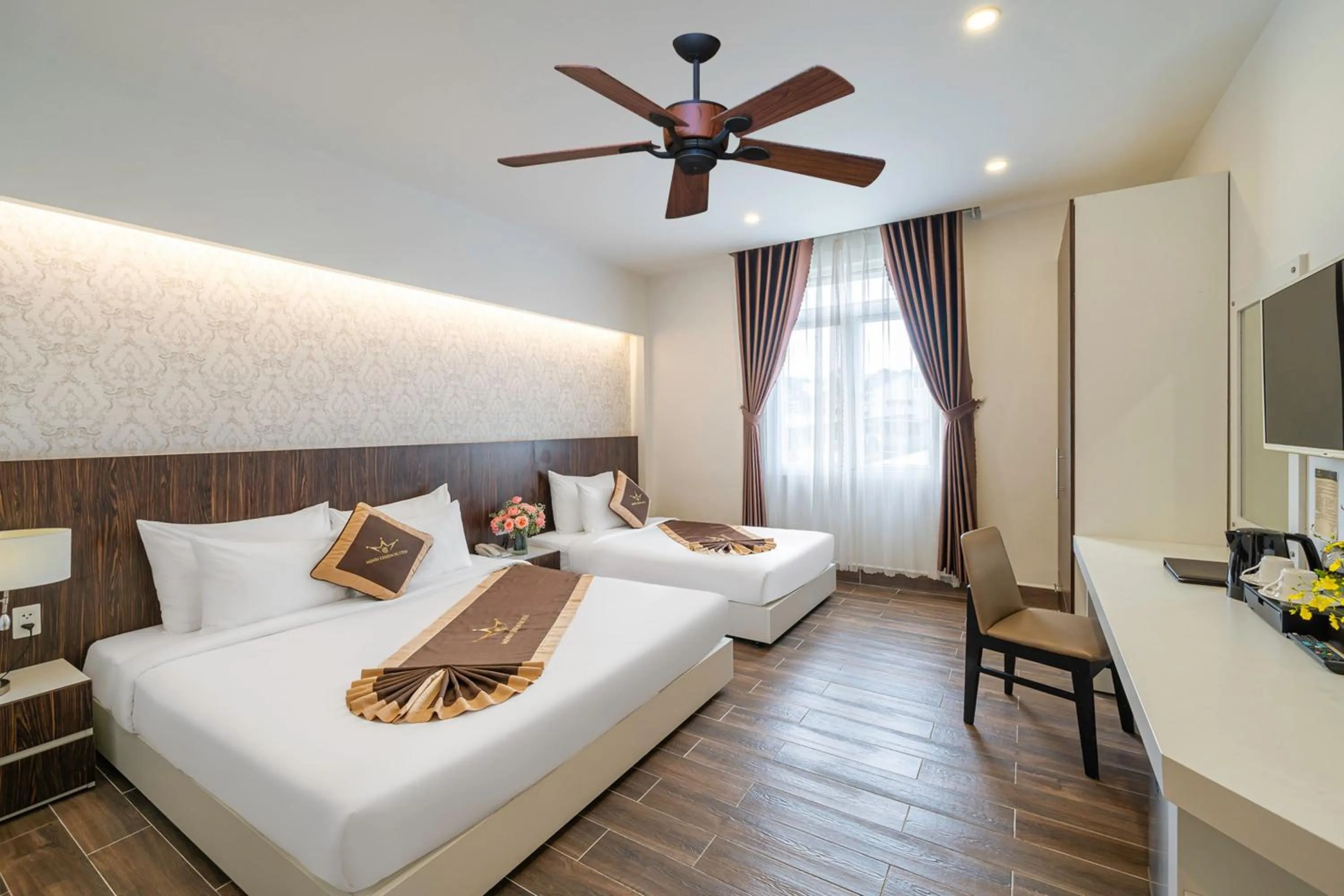 fireplace, Bed in Minh Chien Hotel