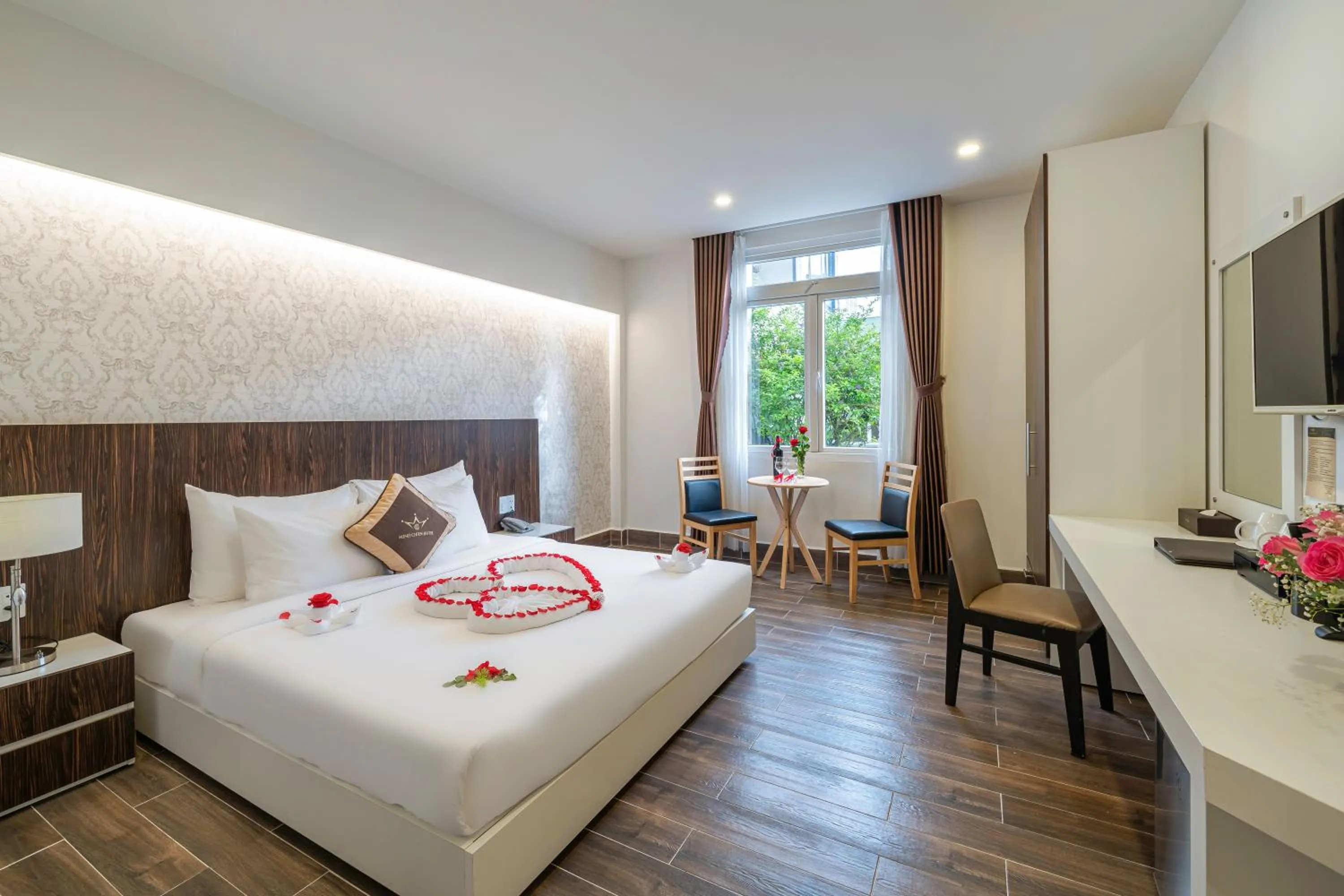 Photo of the whole room, Bed in Minh Chien Hotel